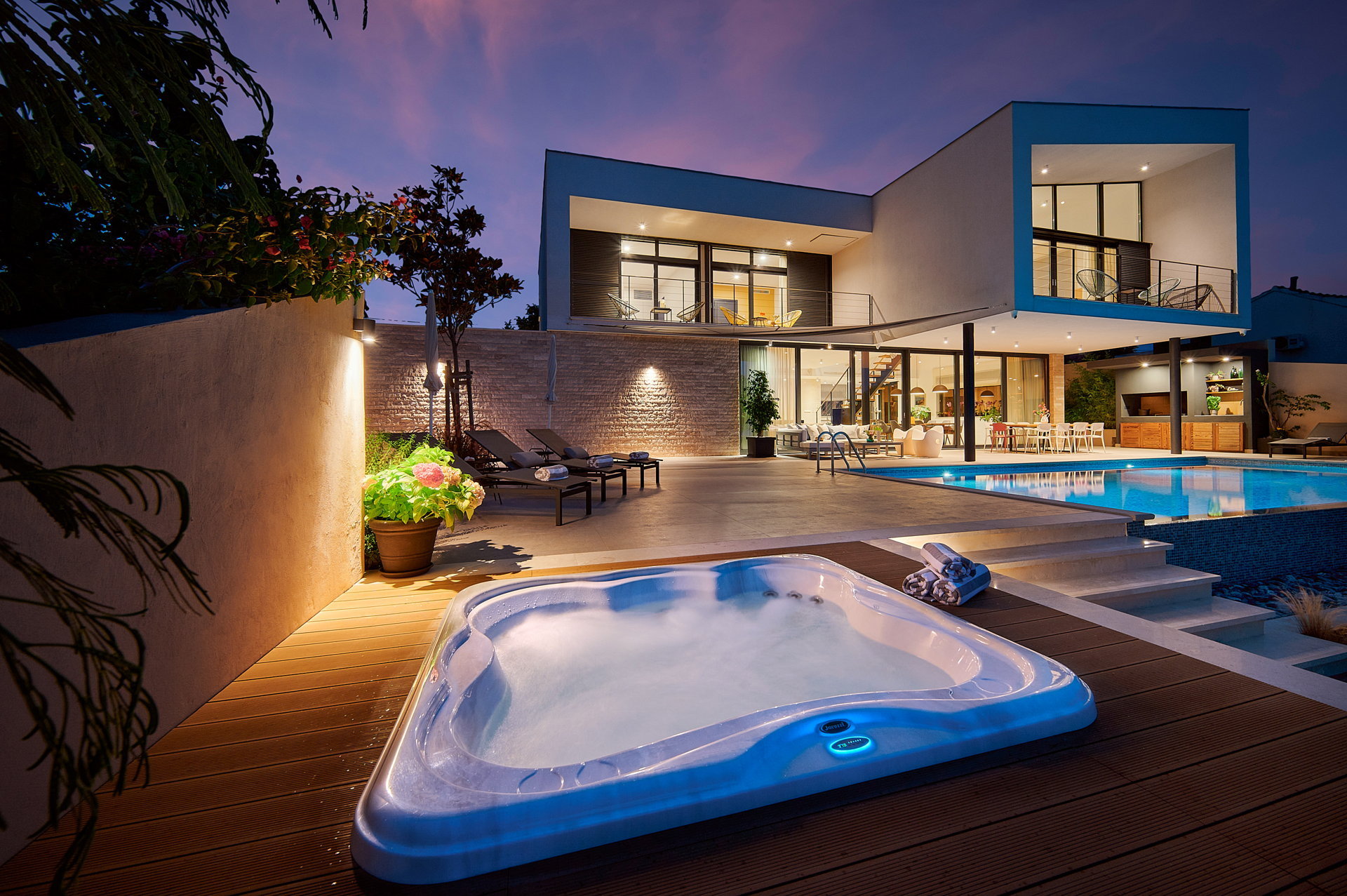 Beachfront Villa Aqua Haven with Pool