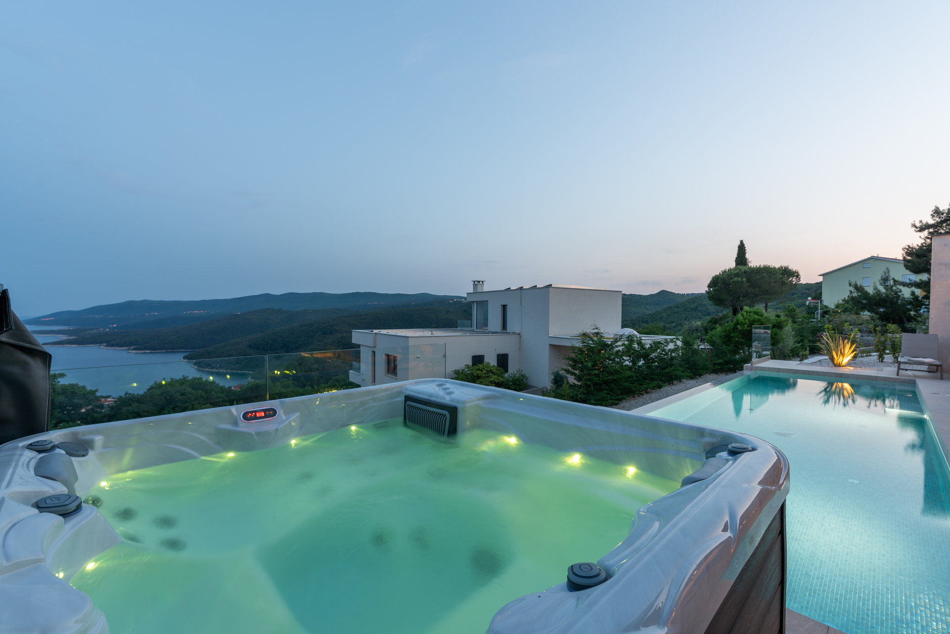Luxury Villa Horizonte with Pool