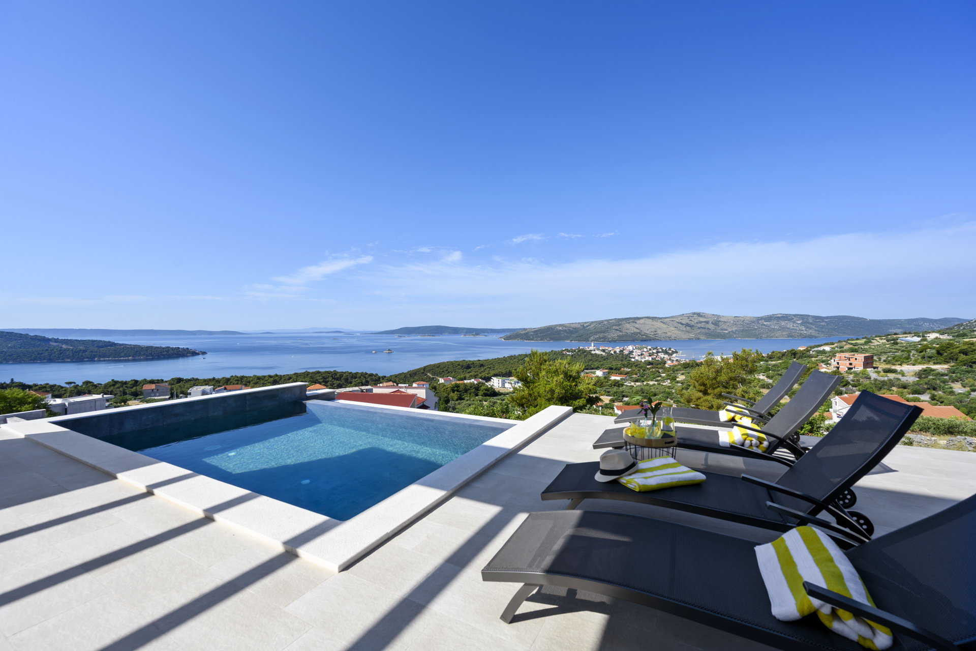 Villa Eoni with Infinity Pool
