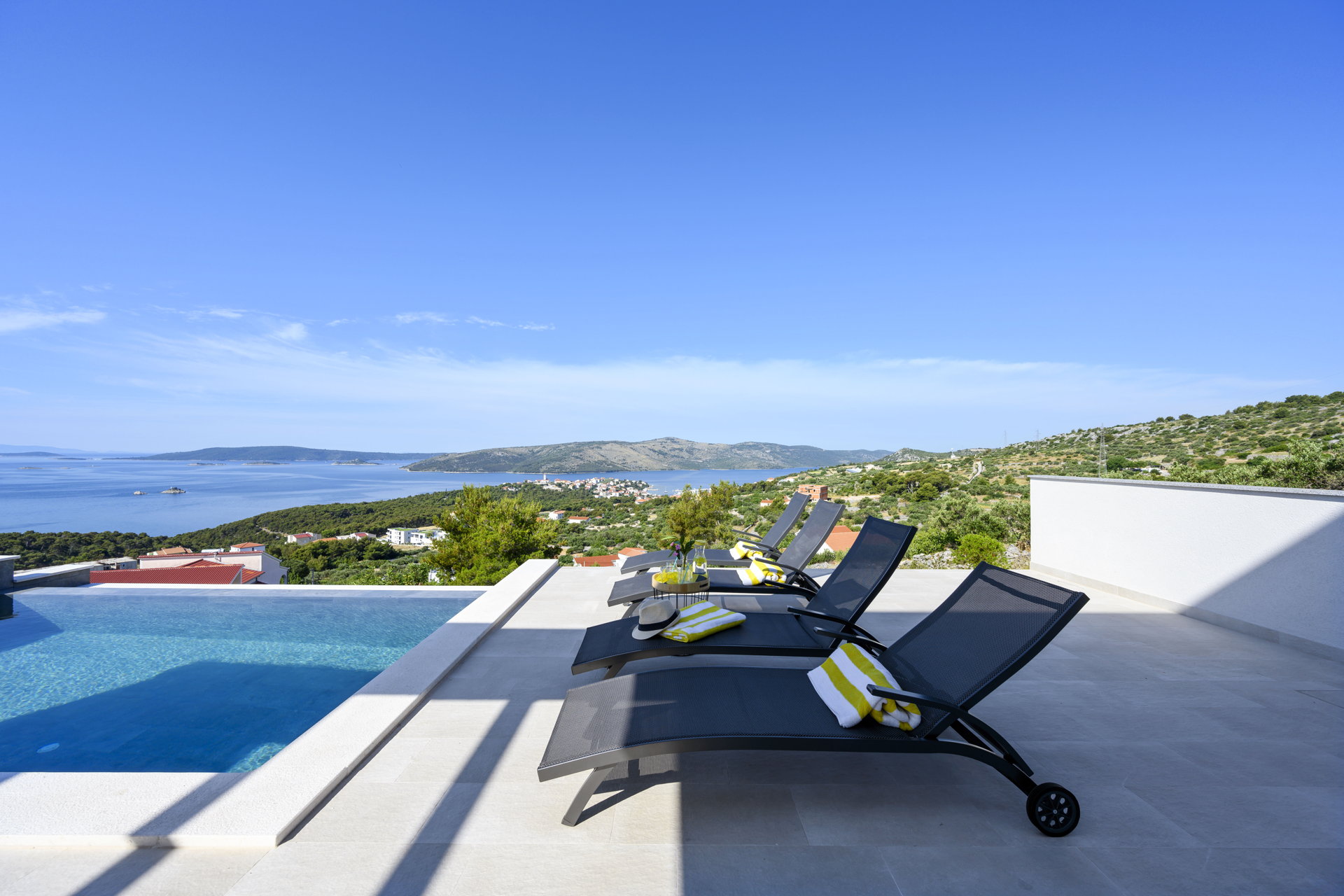 Villa Eoni with Infinity Pool