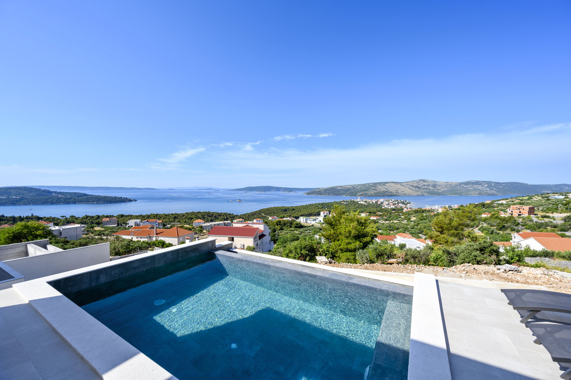 Villa Eoni with Infinity Pool