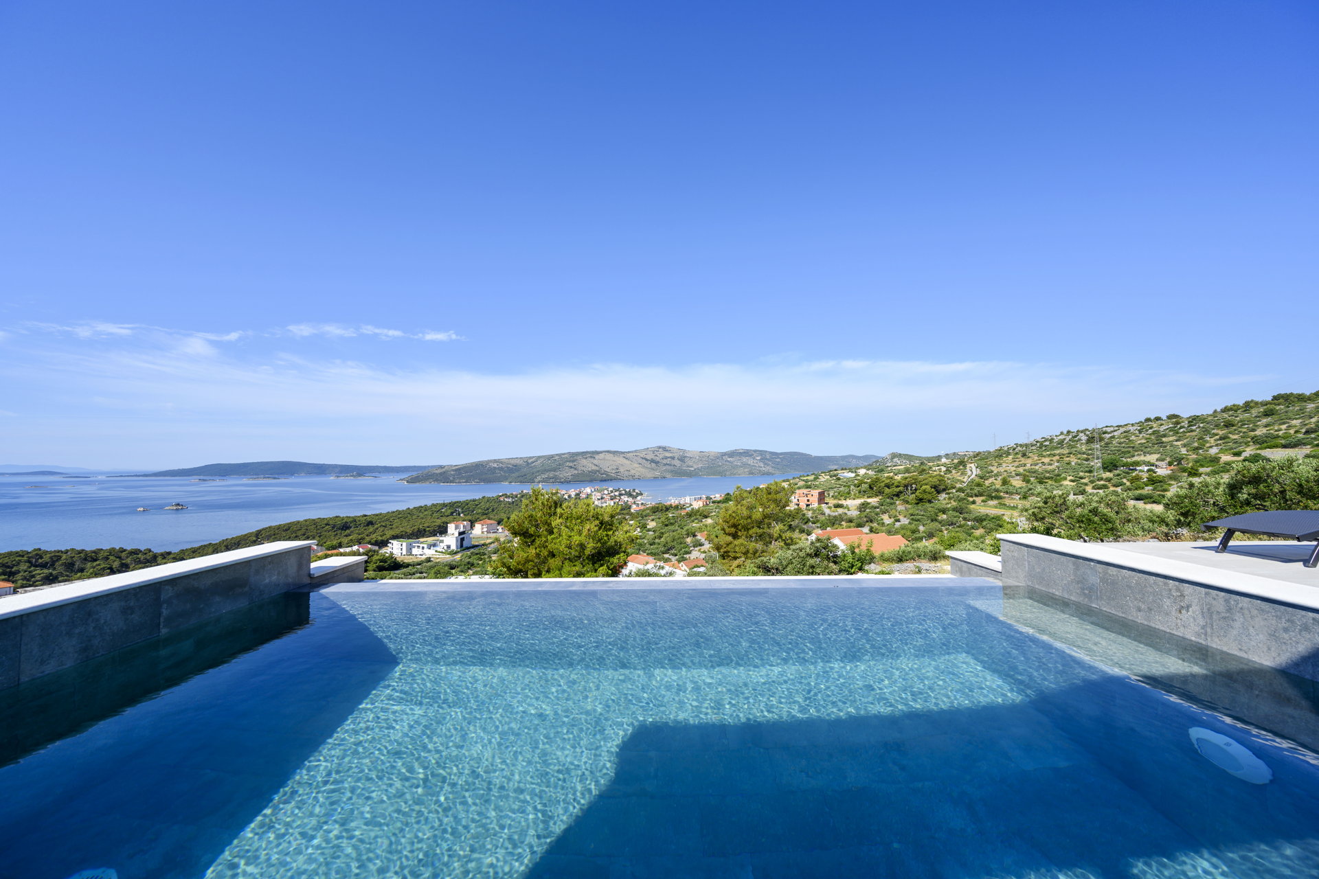 Villa Eoni with Infinity Pool