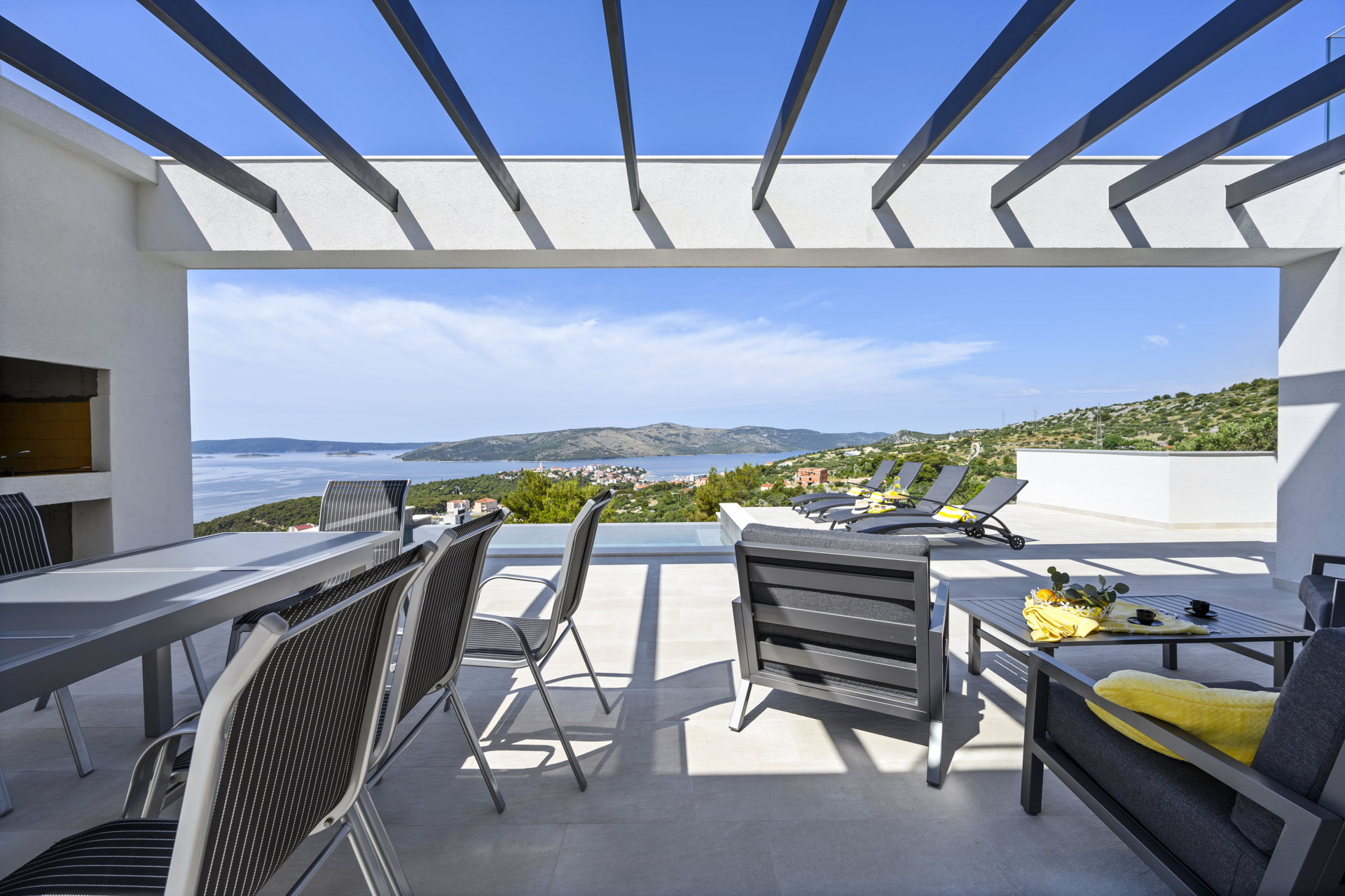 Villa Eoni with Infinity Pool