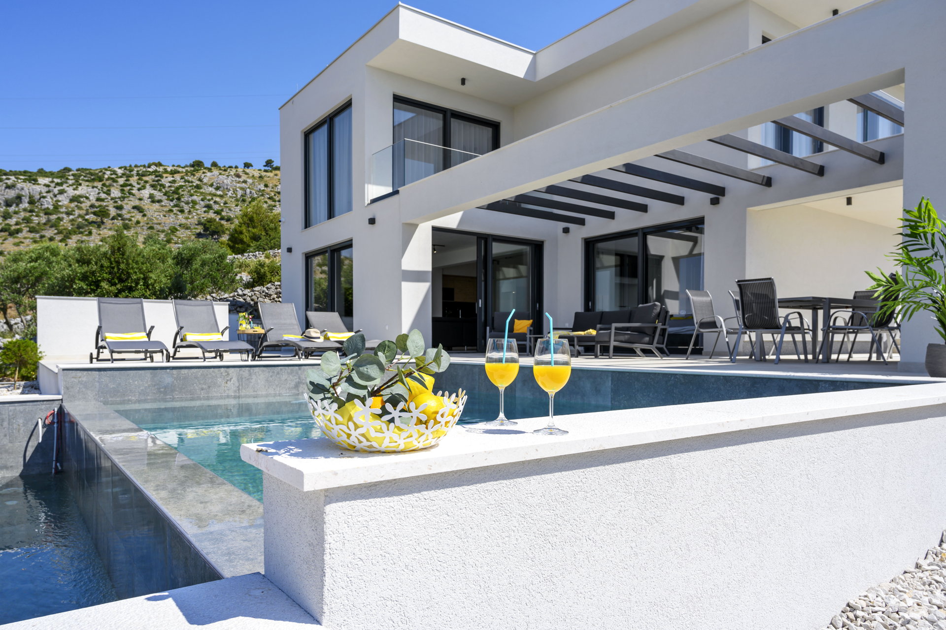 Villa Eoni with Infinity Pool