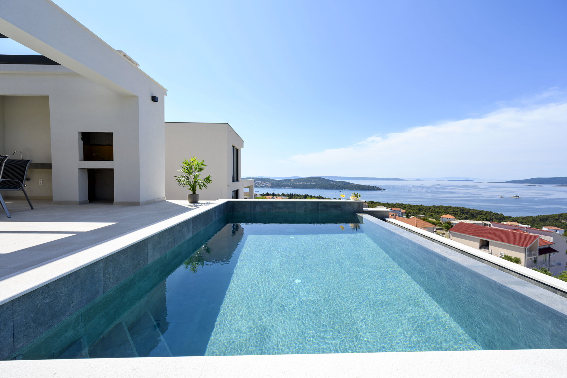Villa Eoni with Infinity Pool