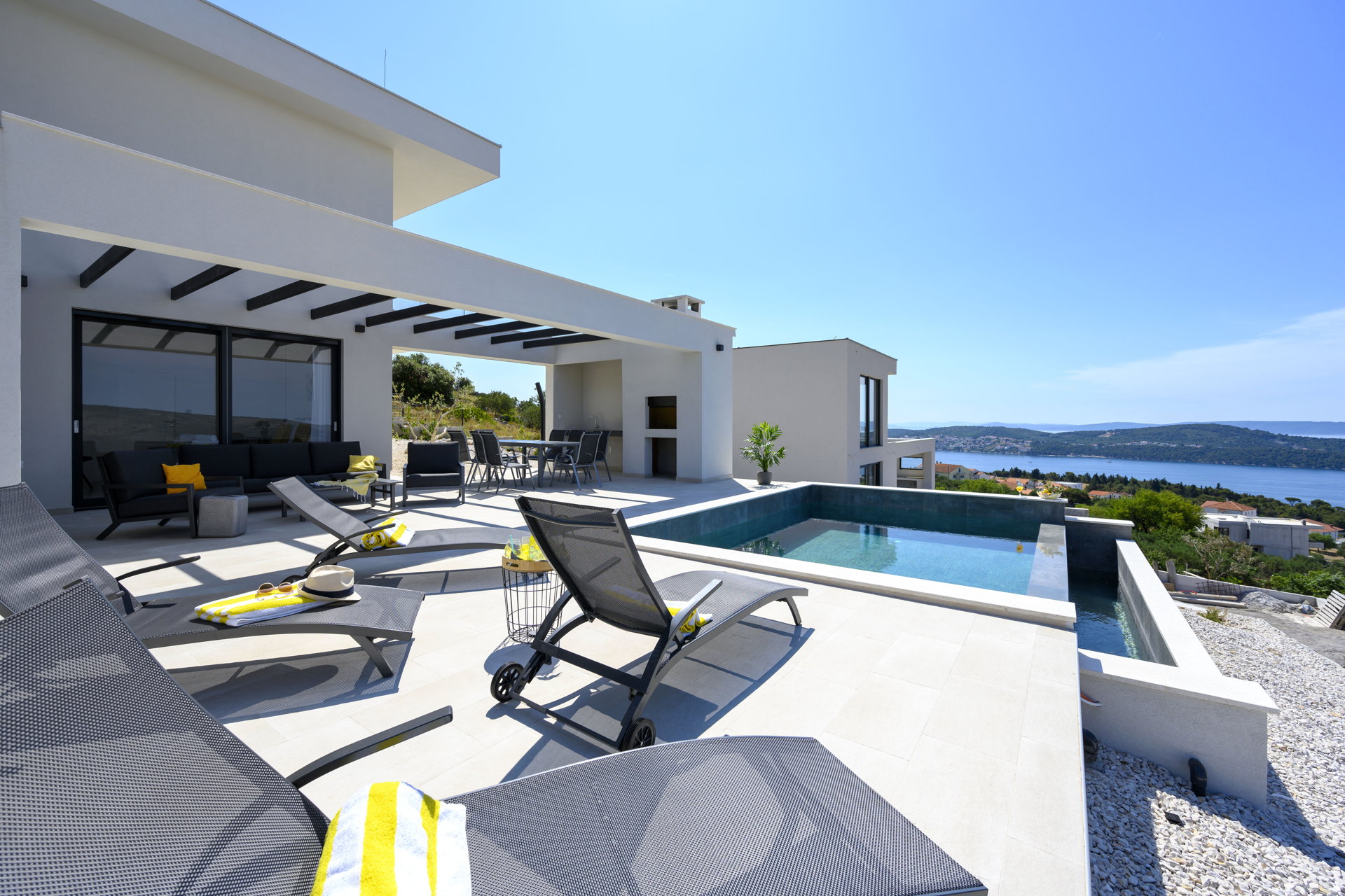 Villa Eoni with Infinity Pool