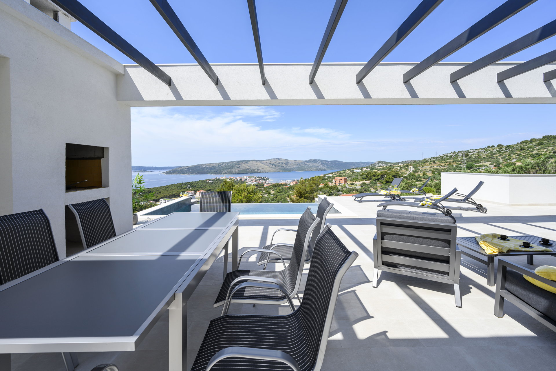 Villa Eoni with Infinity Pool