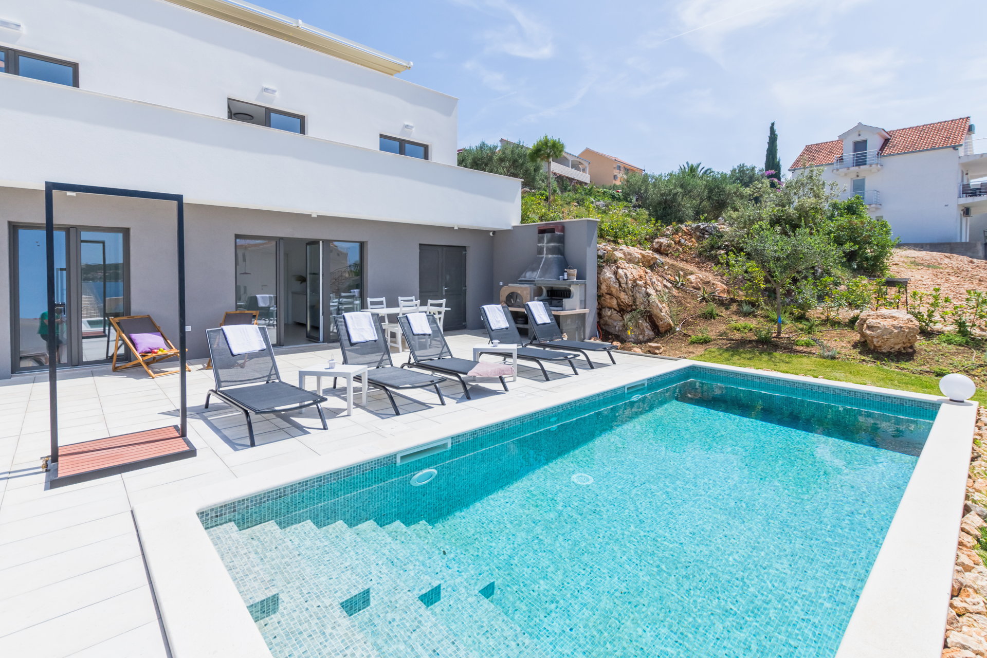 Villa Charming with Pool
