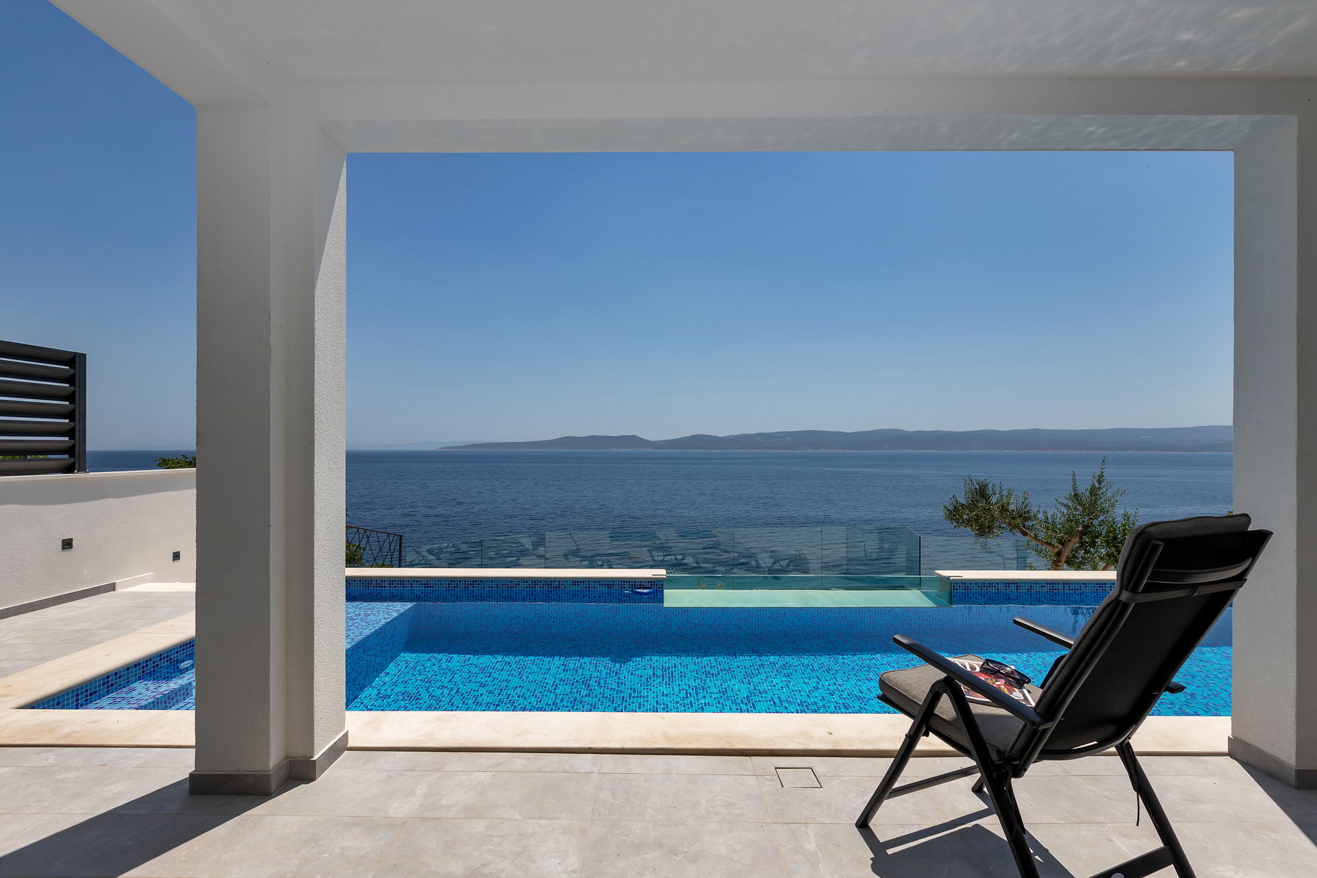 Beachfront Villa Immortelle with Pool