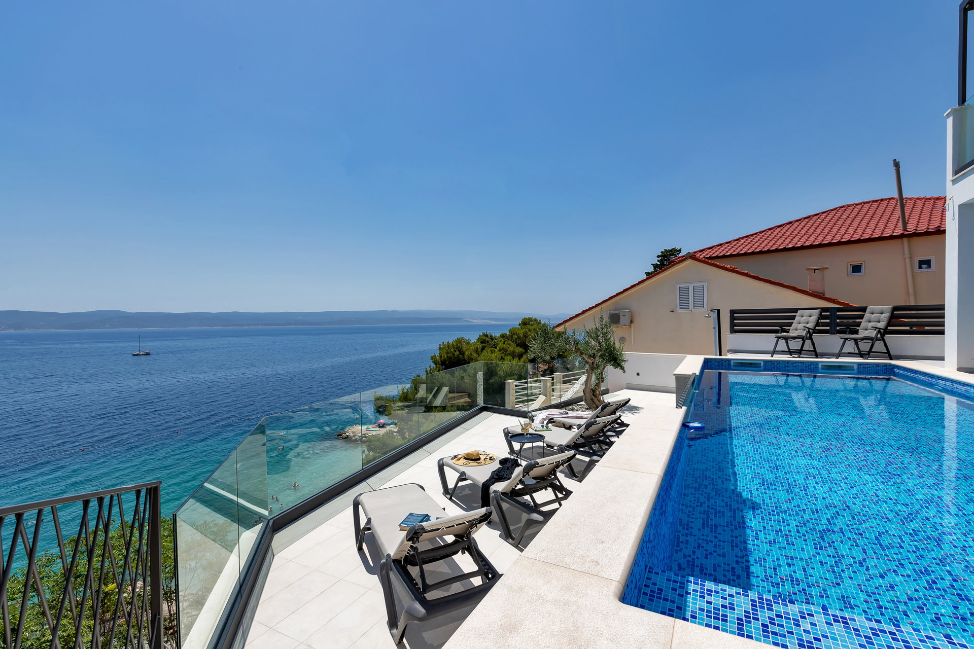 Beachfront Villa Immortelle with Pool