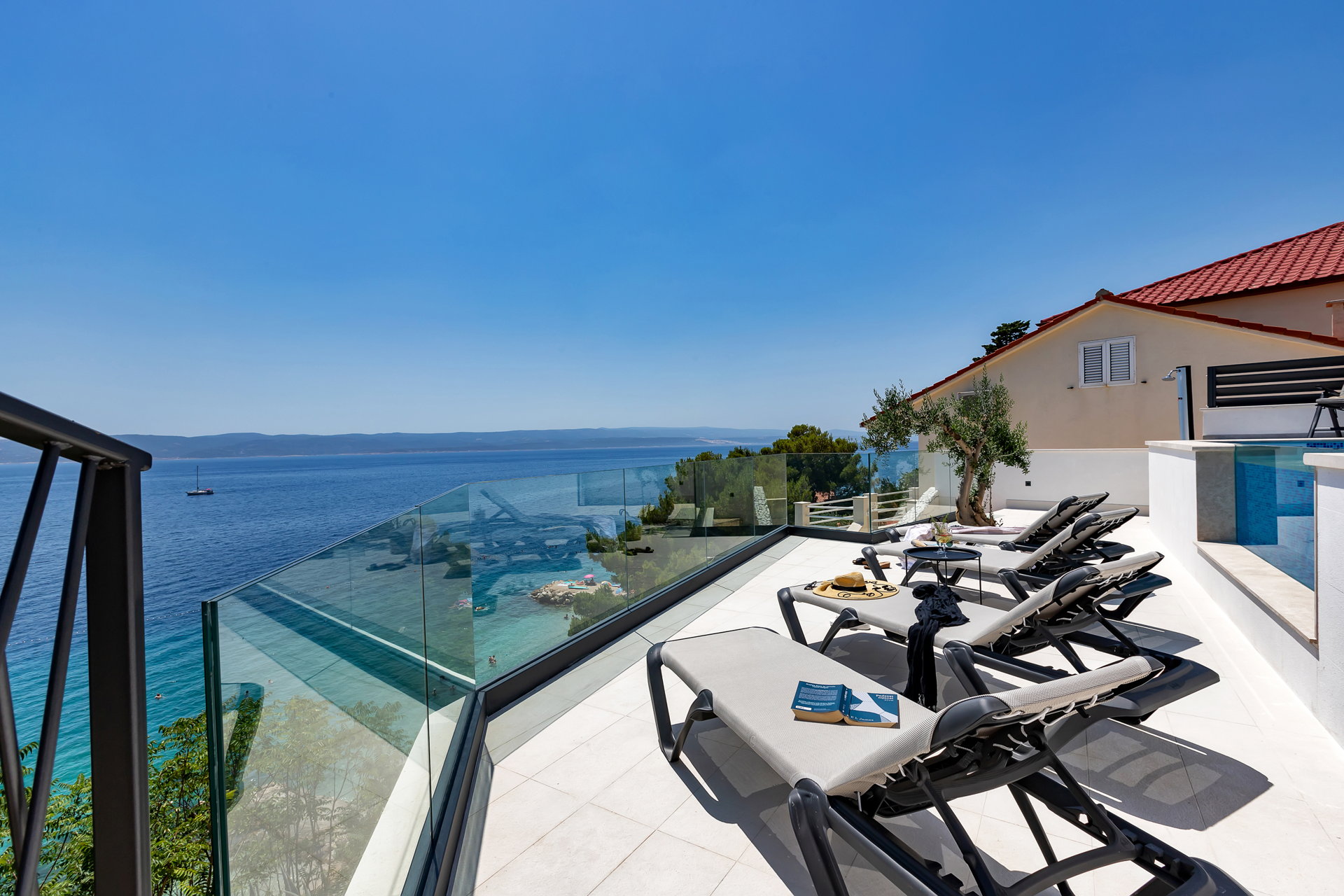 Beachfront Villa Immortelle with Pool
