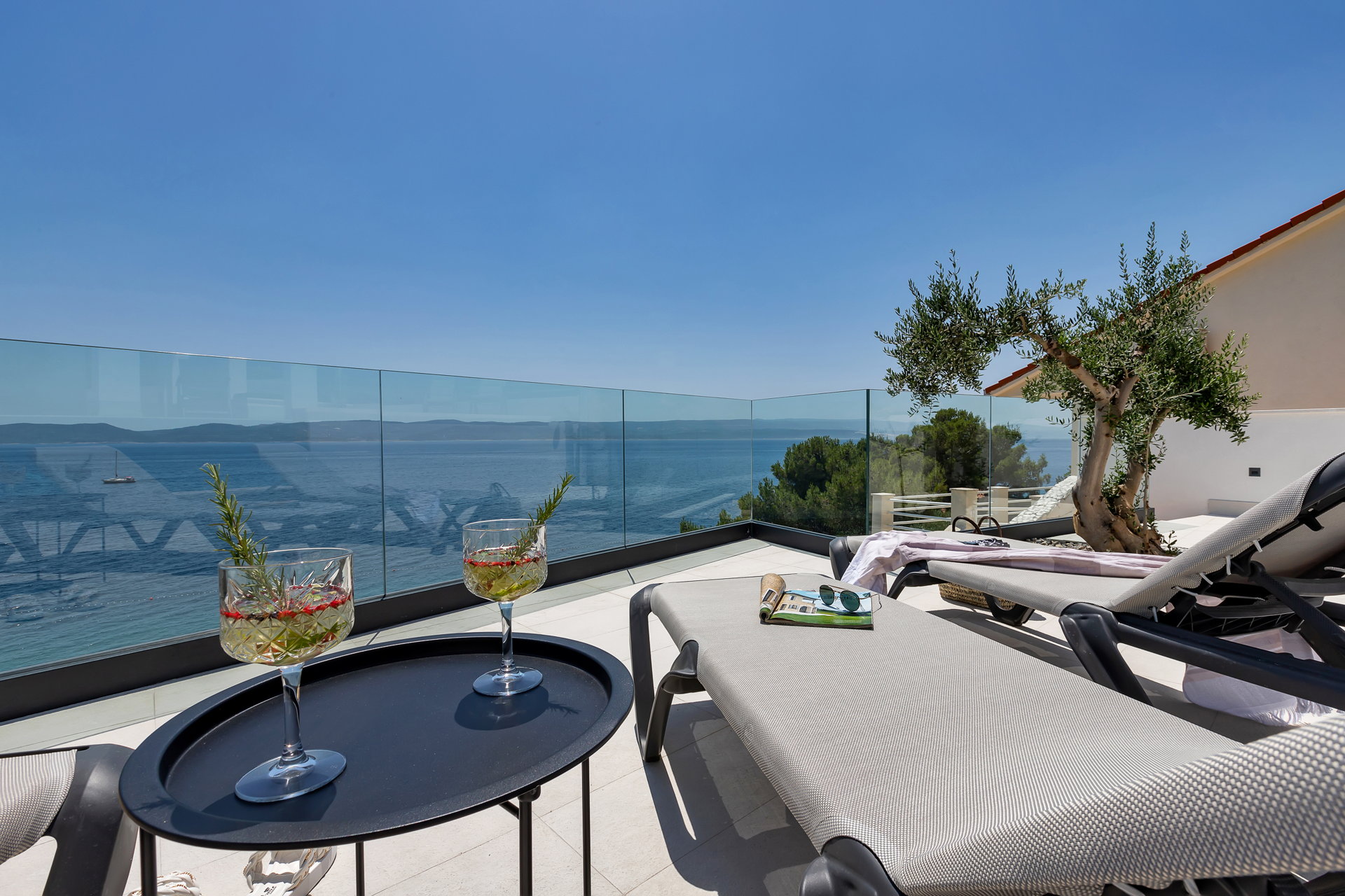 Beachfront Villa Immortelle with Pool