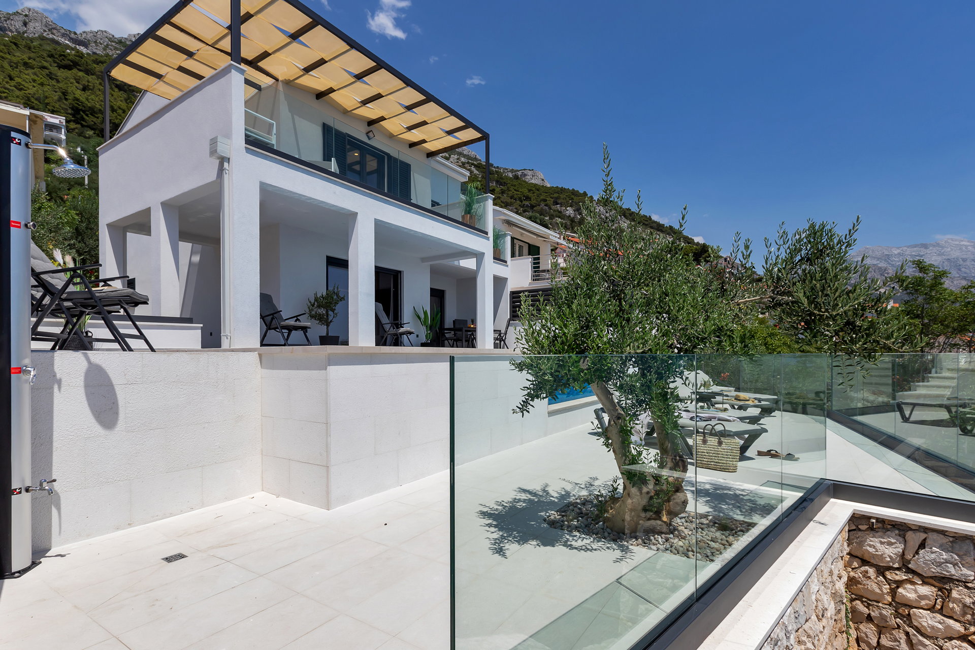 Beachfront Villa Immortelle with Pool