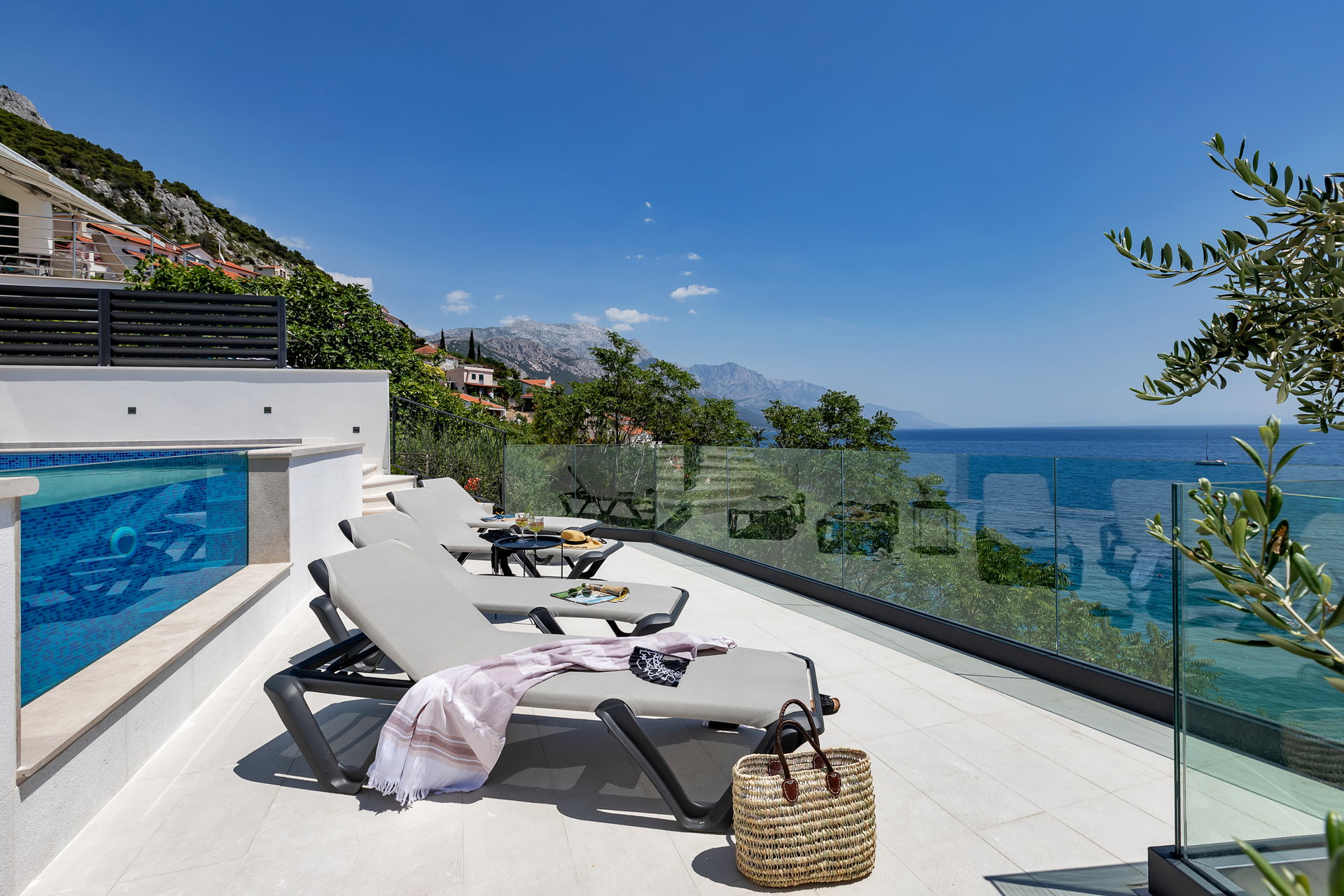 Beachfront Villa Immortelle with Pool