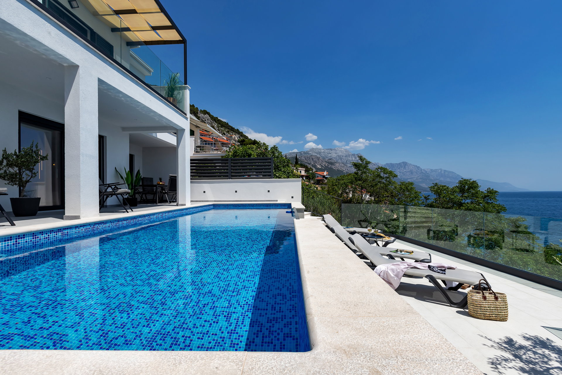 Beachfront Villa Immortelle with Pool