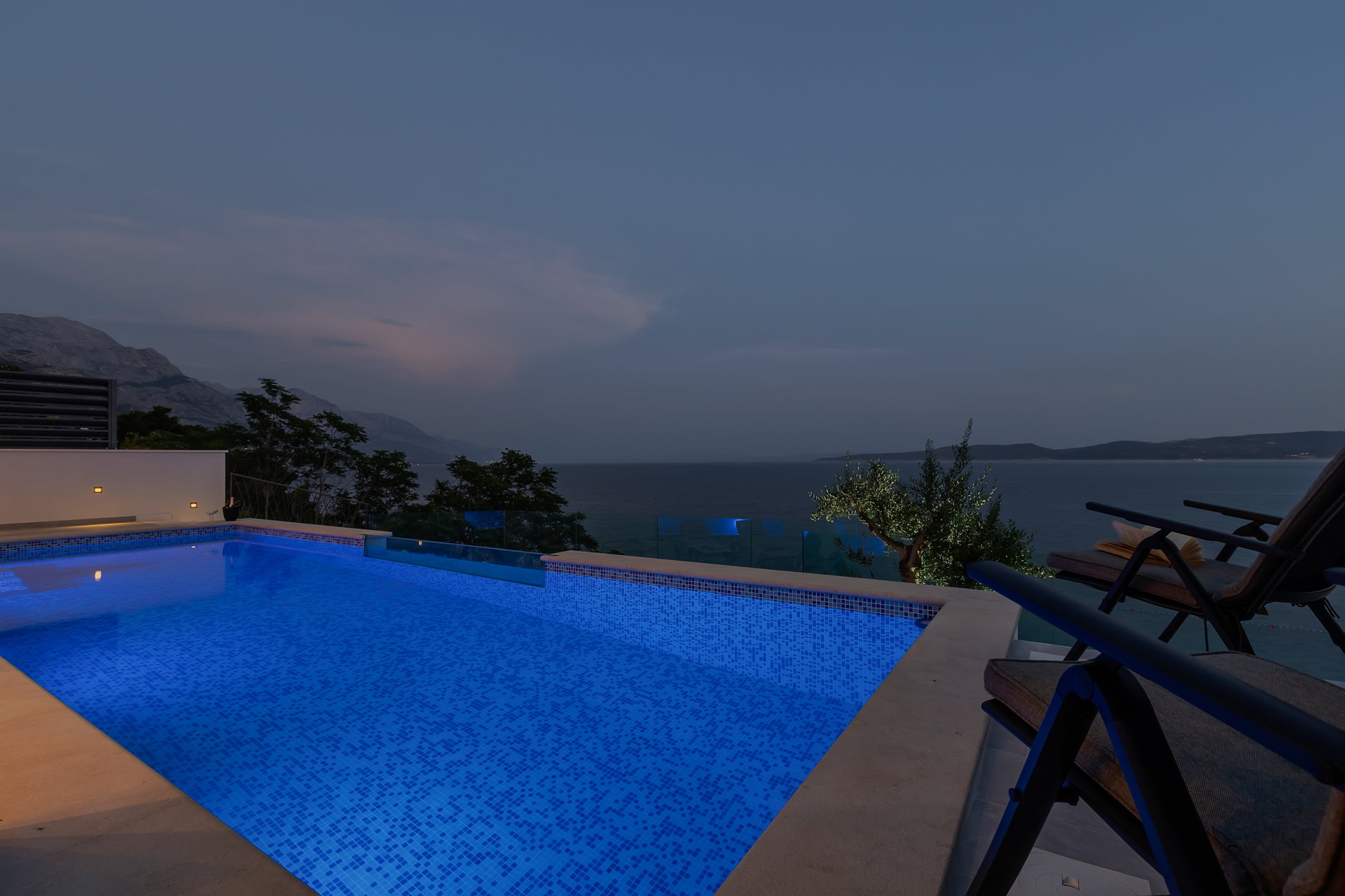 Beachfront Villa Immortelle with Pool