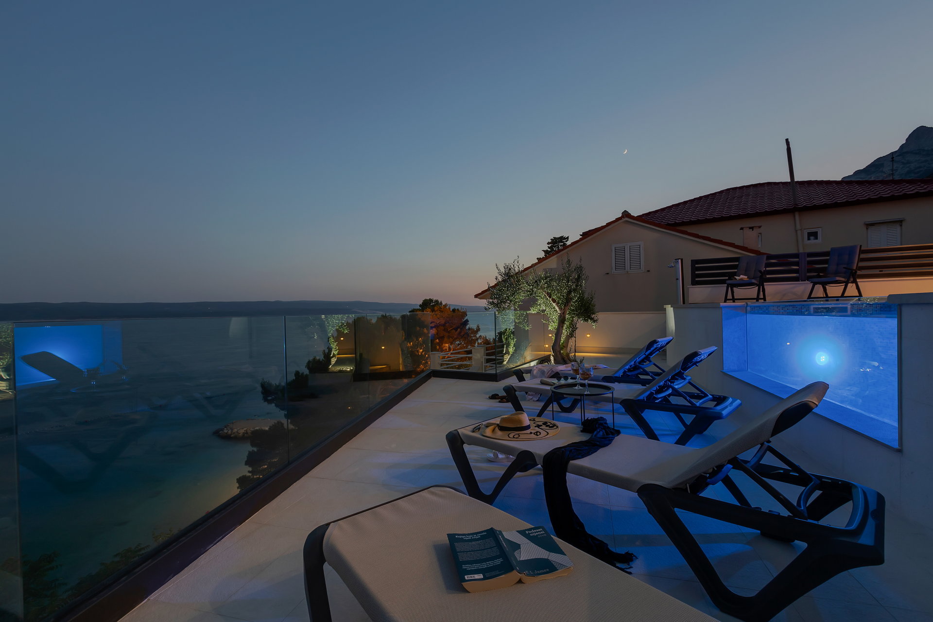 Beachfront Villa Immortelle with Pool