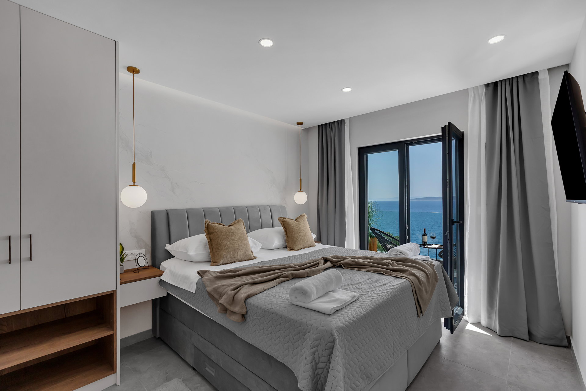 Beachfront Villa Immortelle with Pool