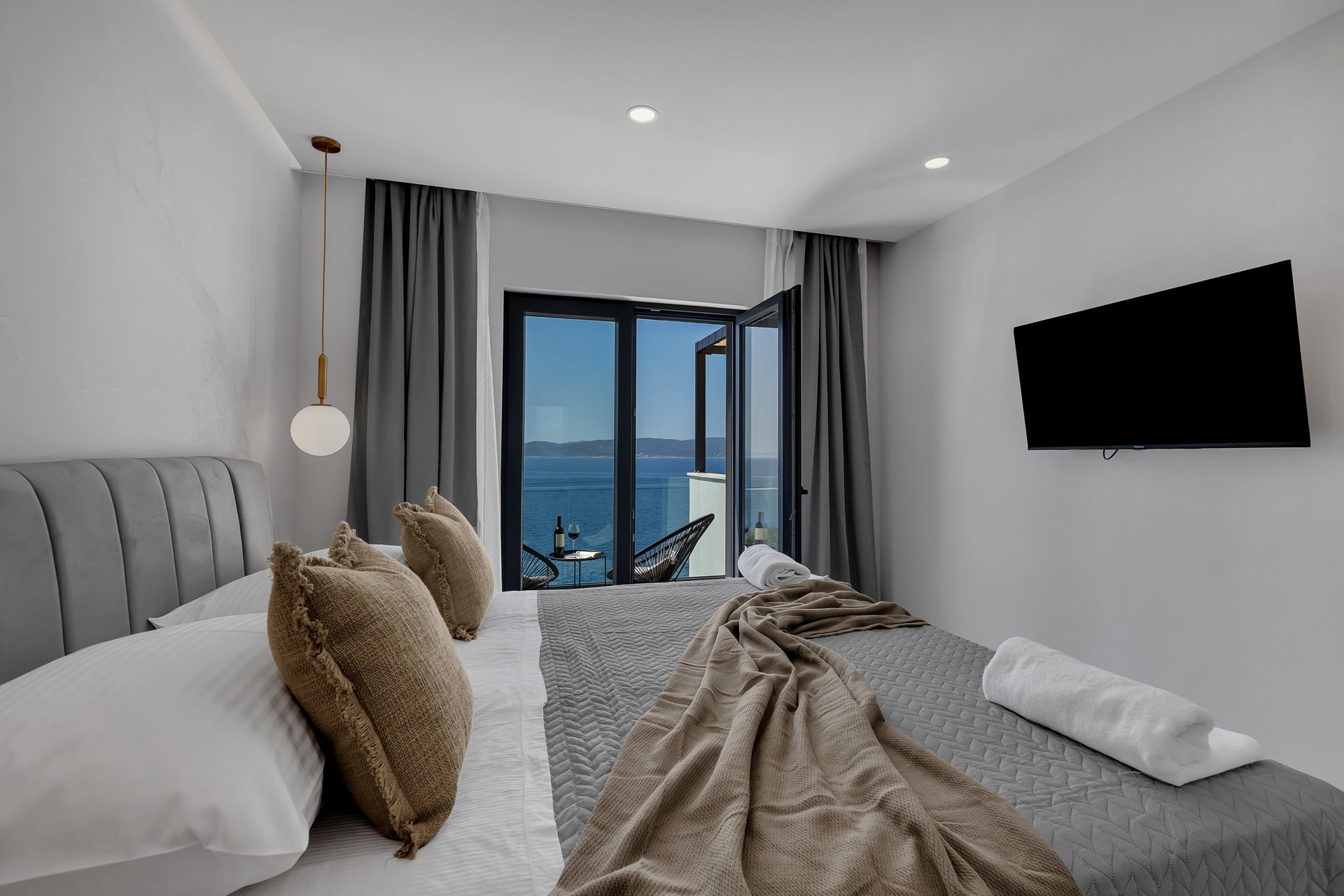Beachfront Villa Immortelle with Pool
