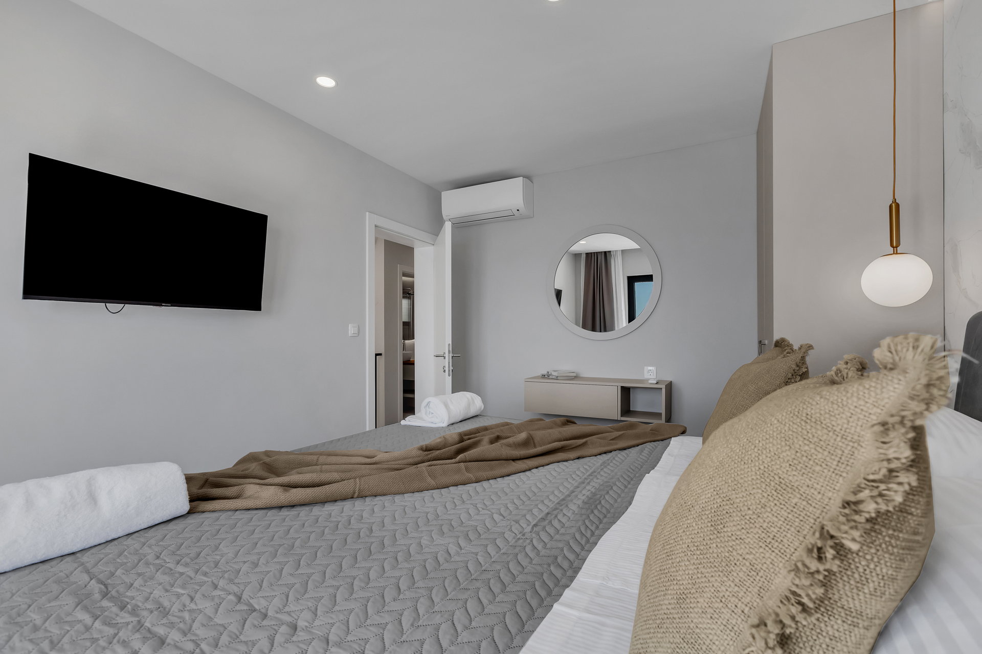 Beachfront Villa Immortelle with Pool