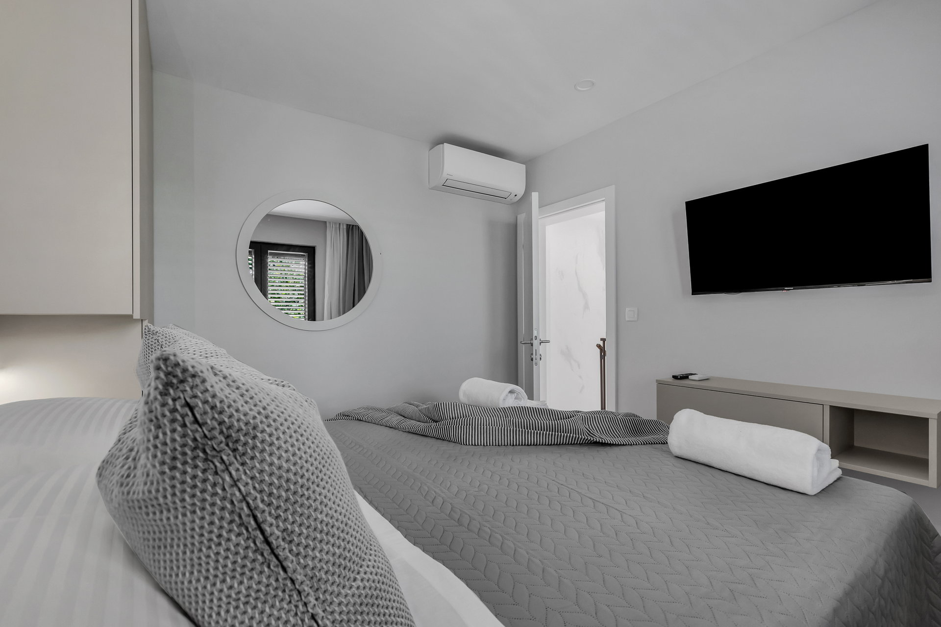 Beachfront Villa Immortelle with Pool