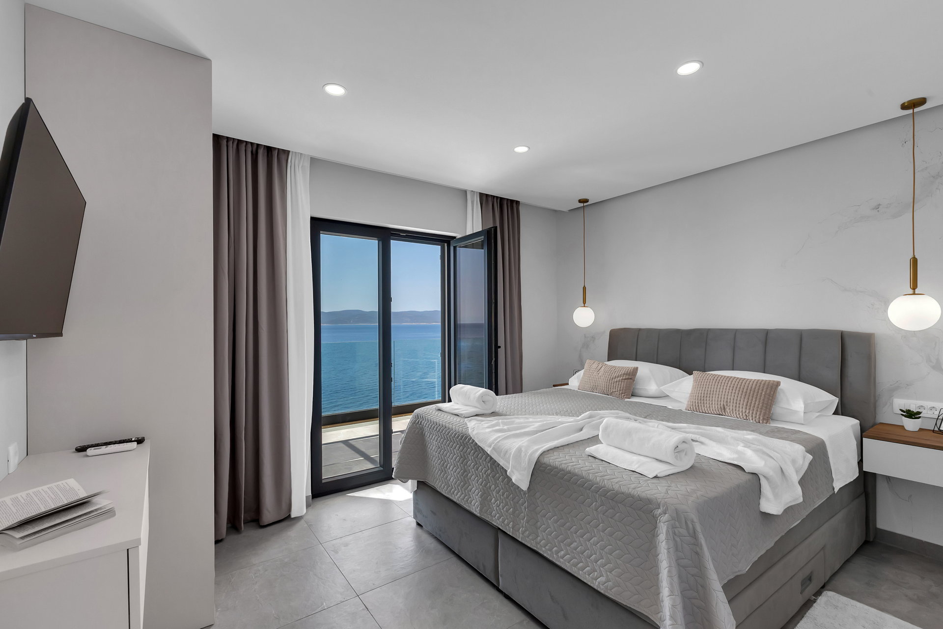 Beachfront Villa Immortelle with Pool