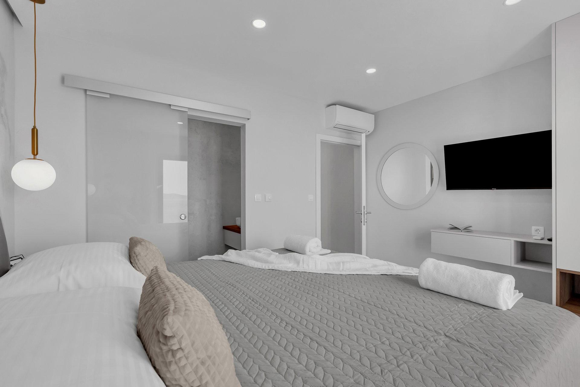Beachfront Villa Immortelle with Pool