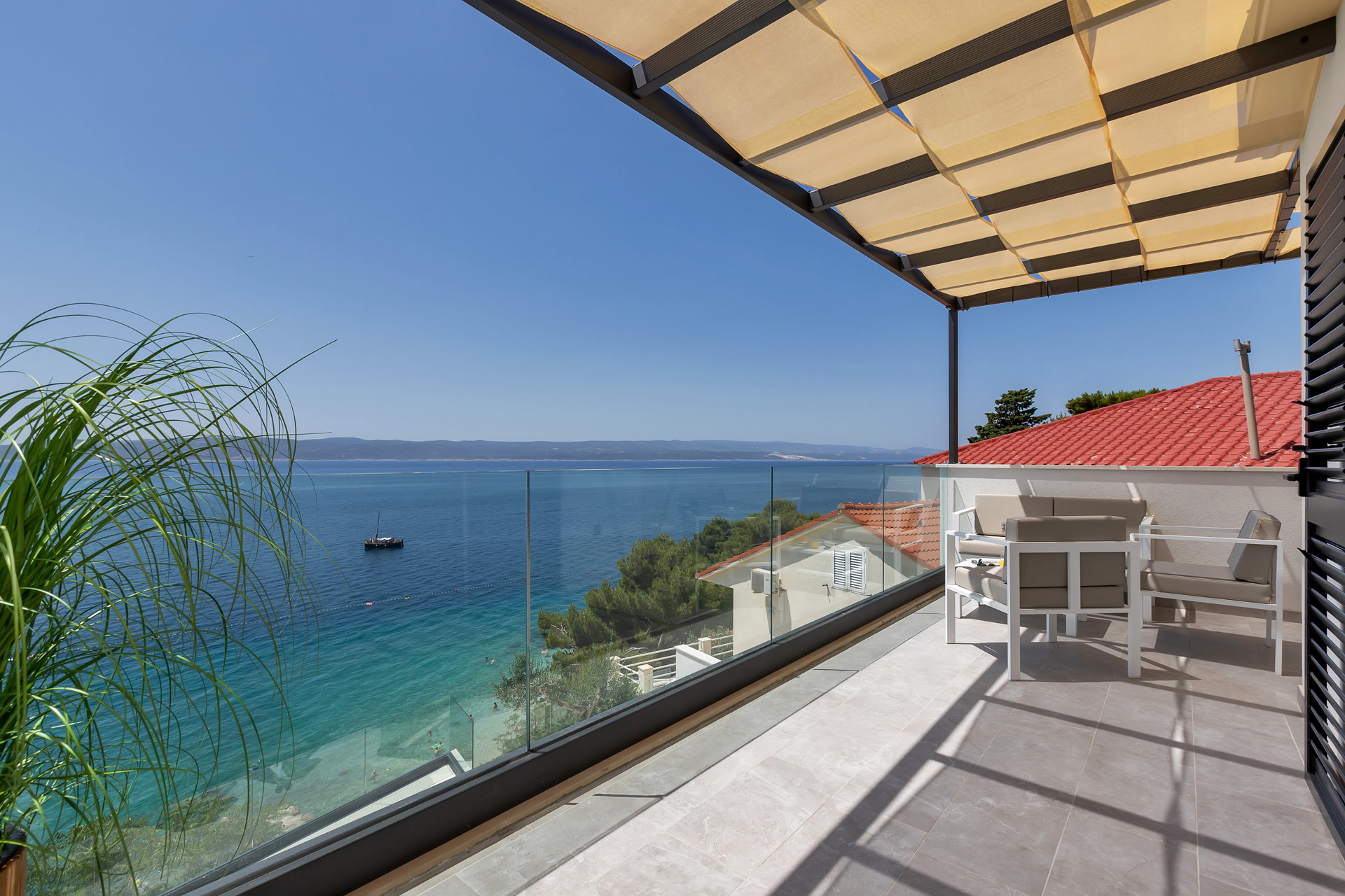 Beachfront Villa Immortelle with Pool