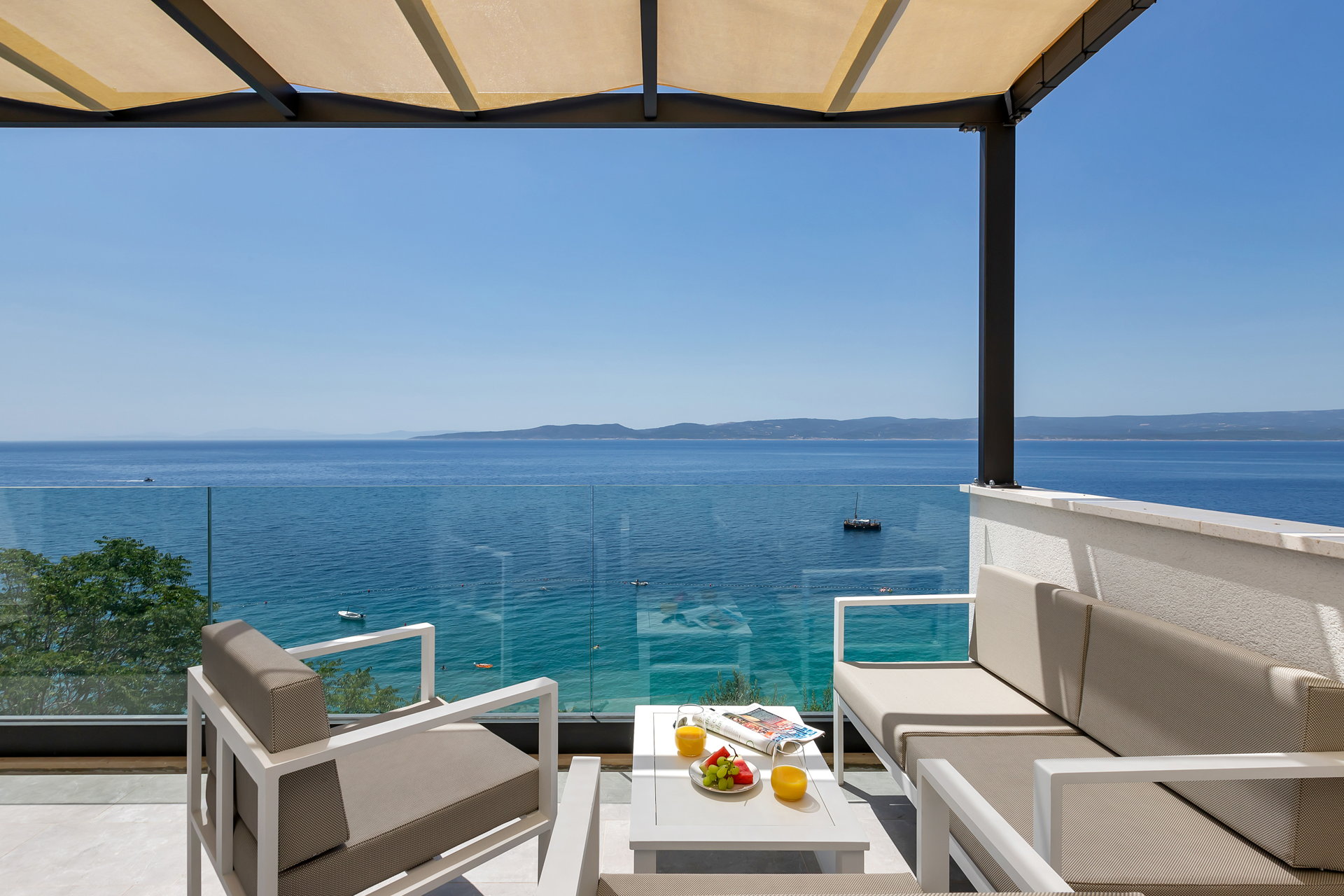 Beachfront Villa Immortelle with Pool