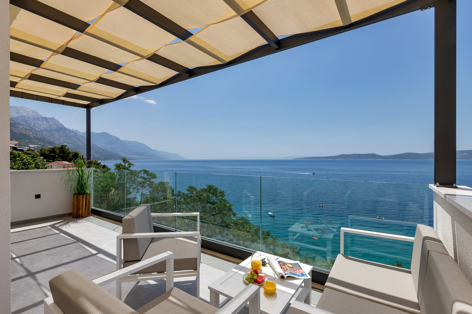 Beachfront Villa Immortelle with Pool