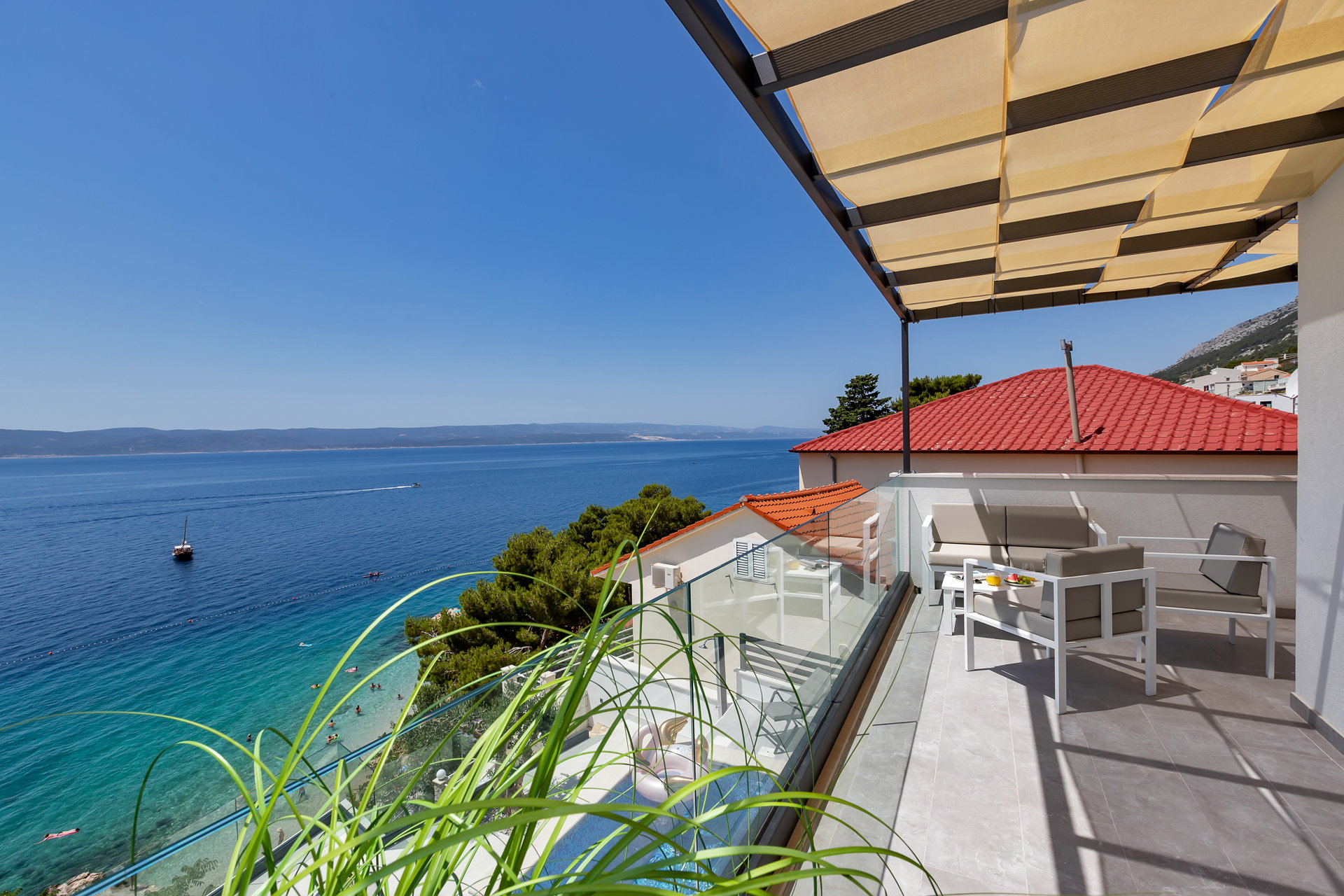 Beachfront Villa Immortelle with Pool