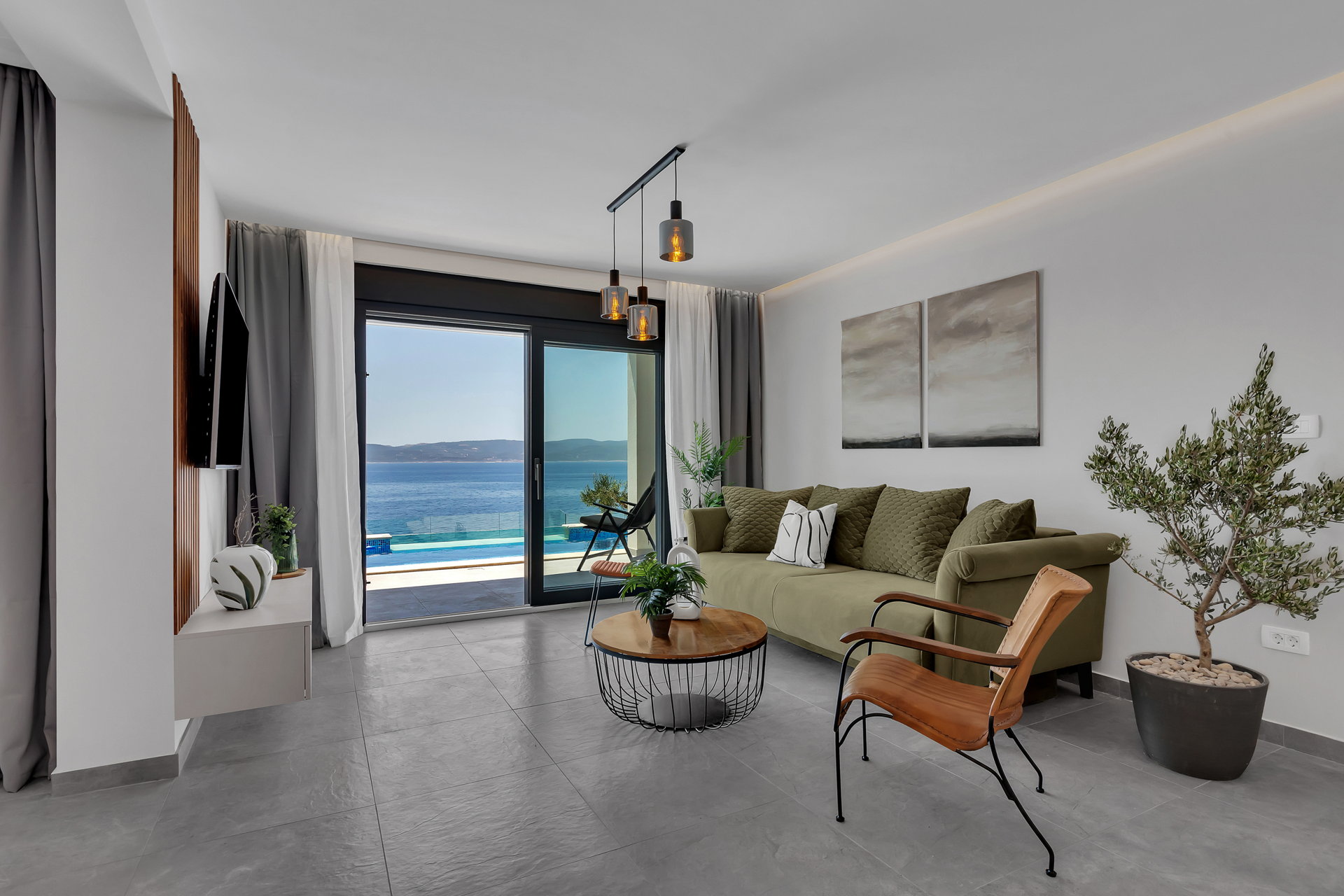 Beachfront Villa Immortelle with Pool