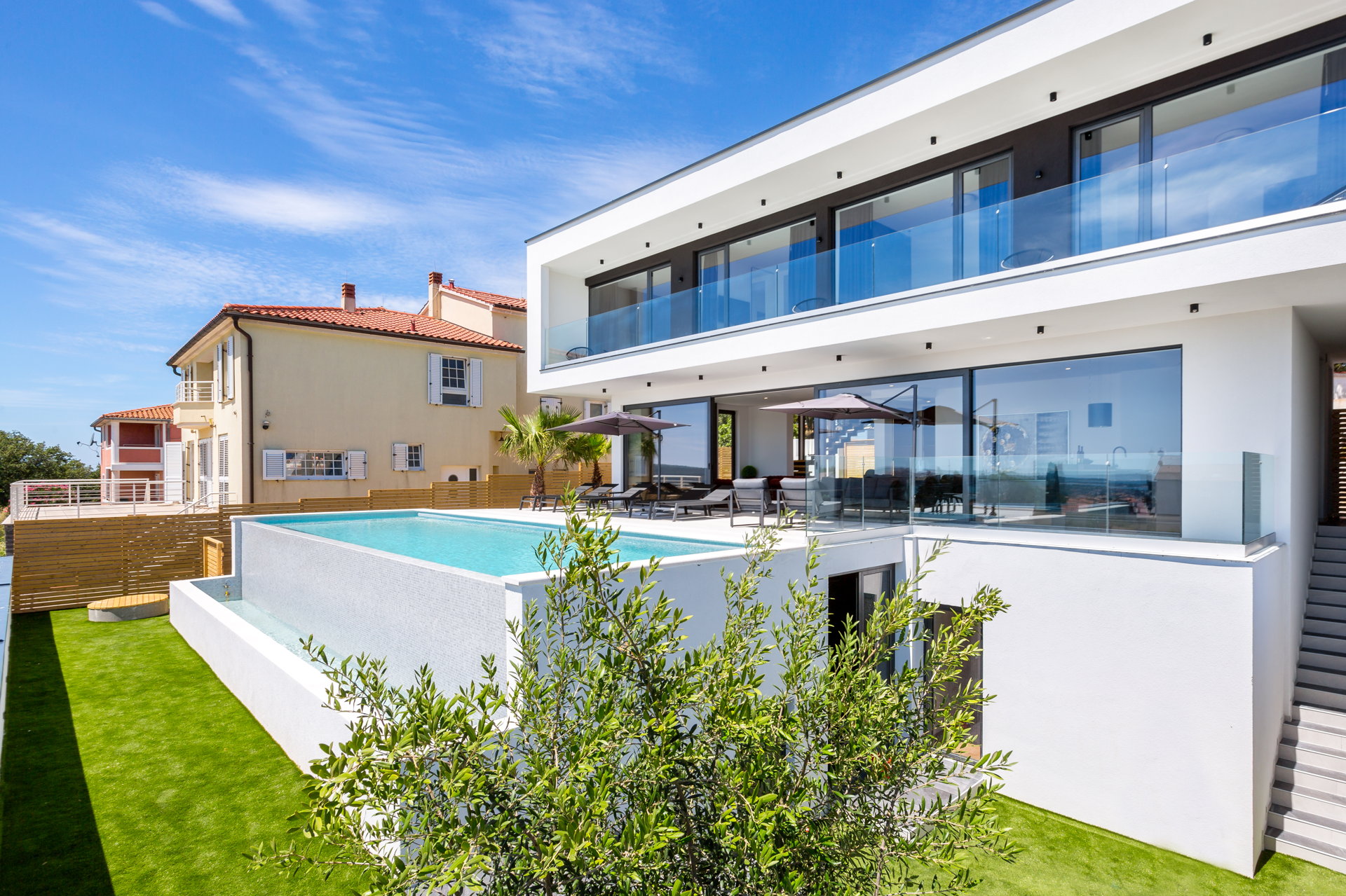 Luxury Villa Maroon with Pool