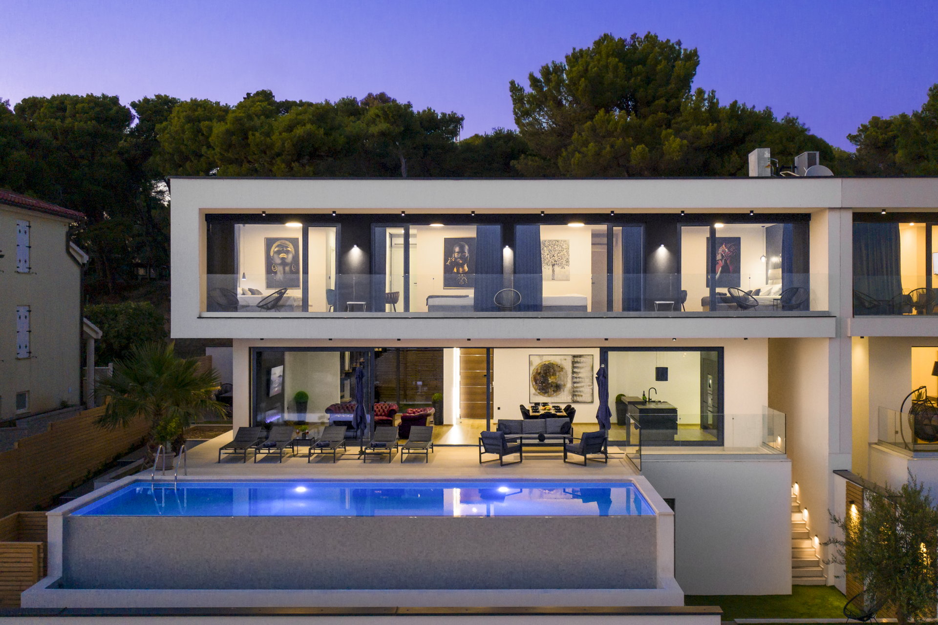 Luxury Villa Maroon with Pool