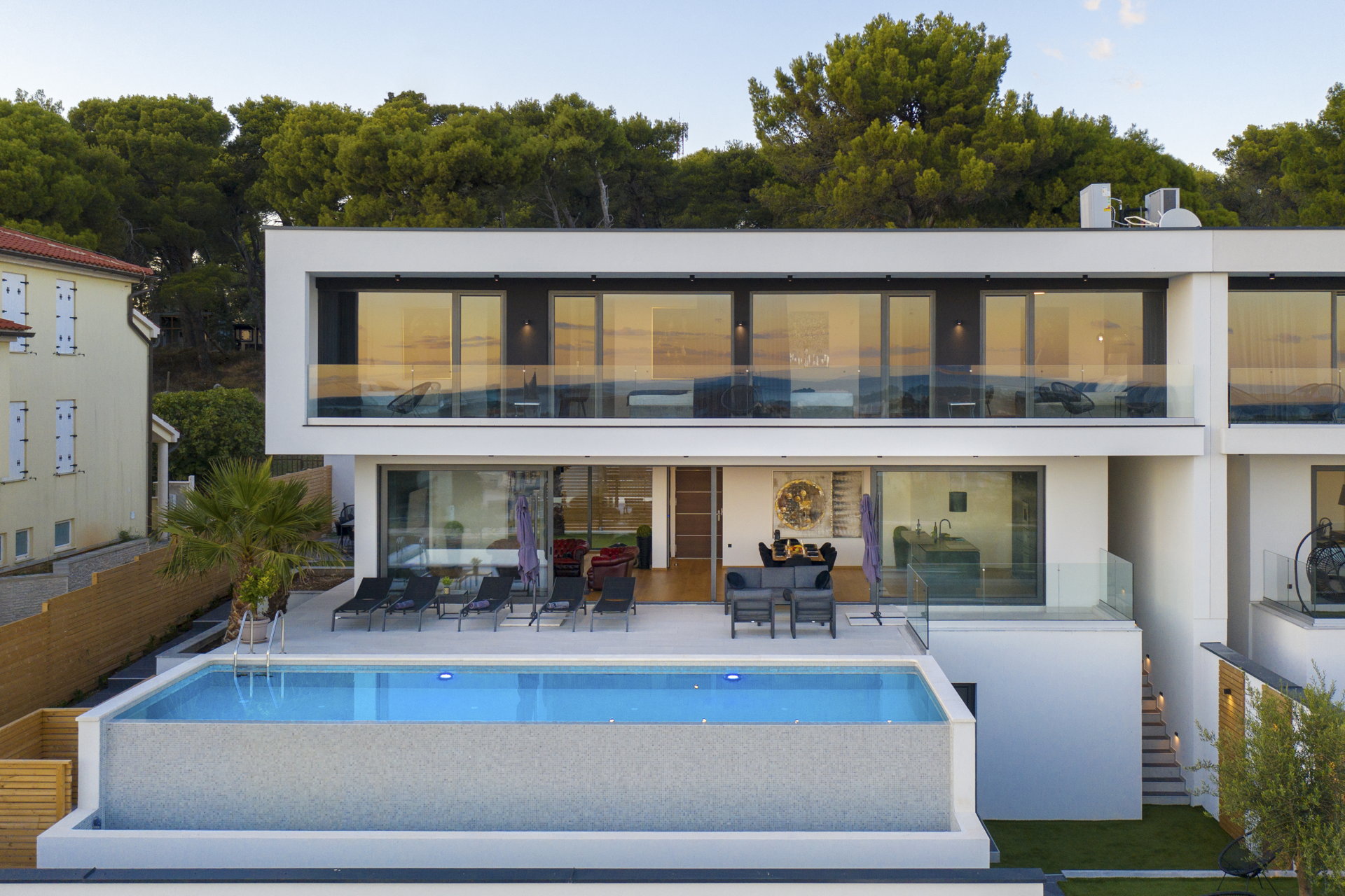 Luxury Villa Maroon with Pool