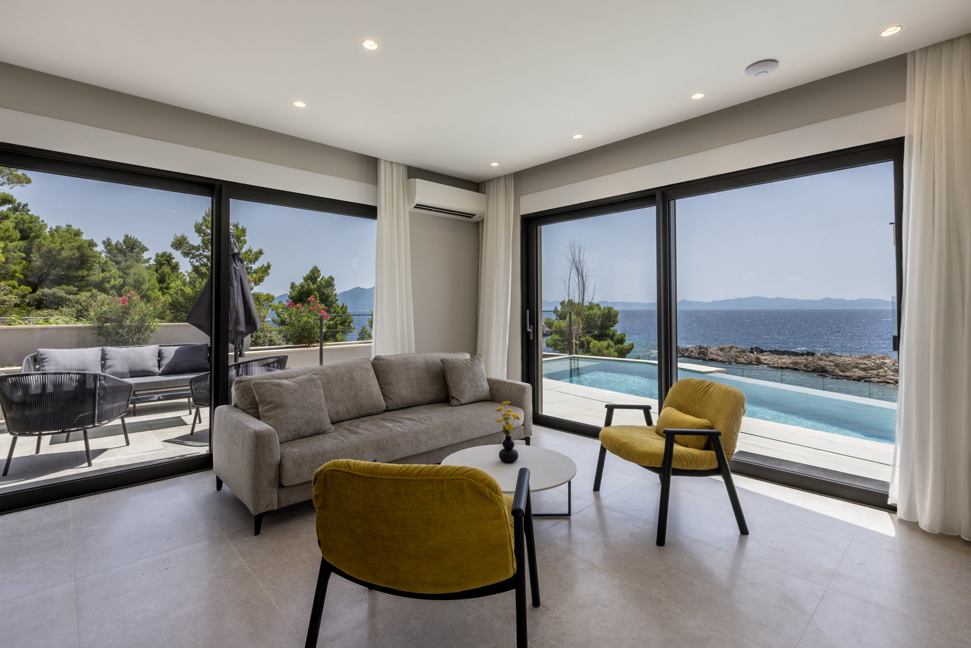Beachfront Villa Fine Time with Pool I