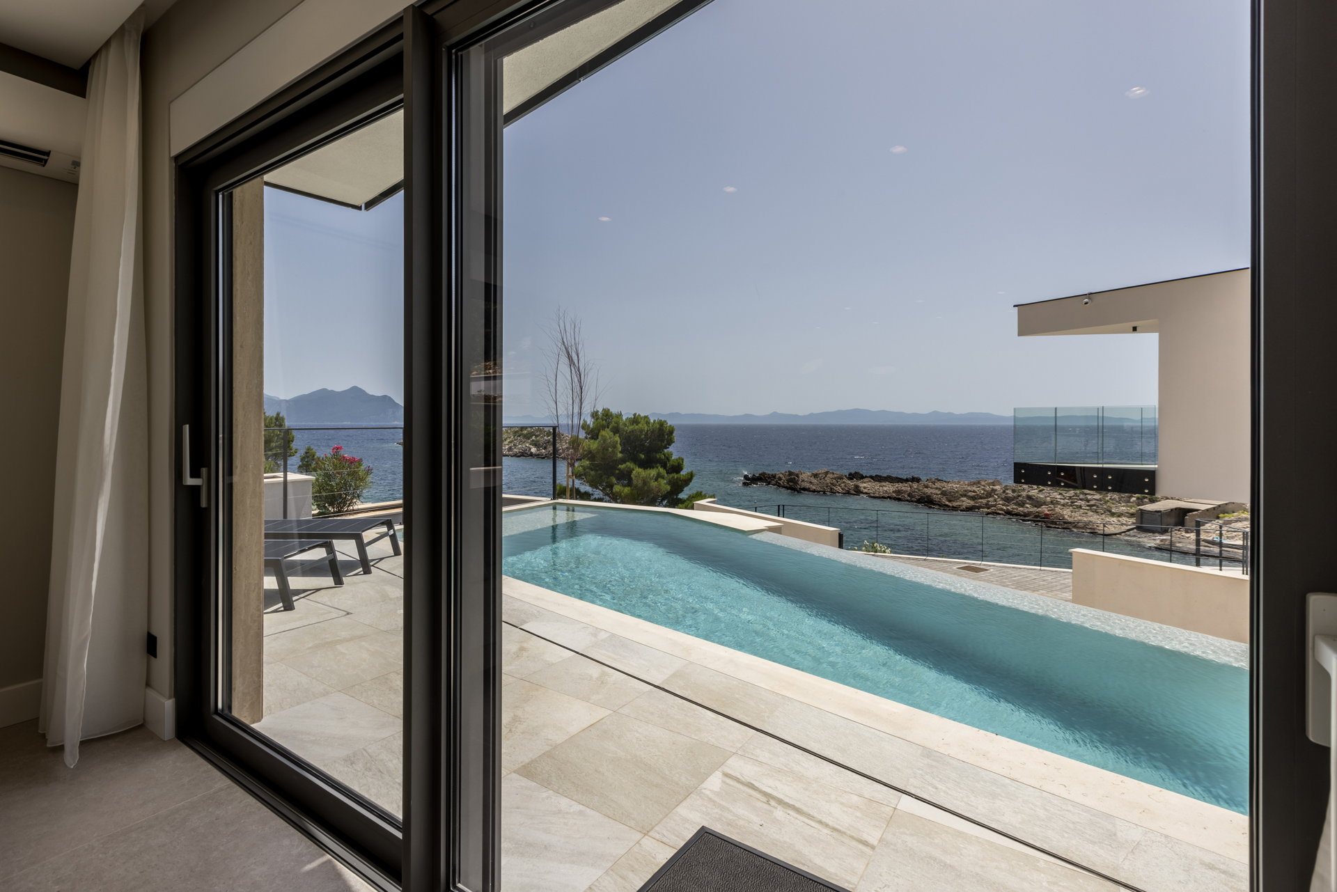 Beachfront Villa Fine Time with Pool I