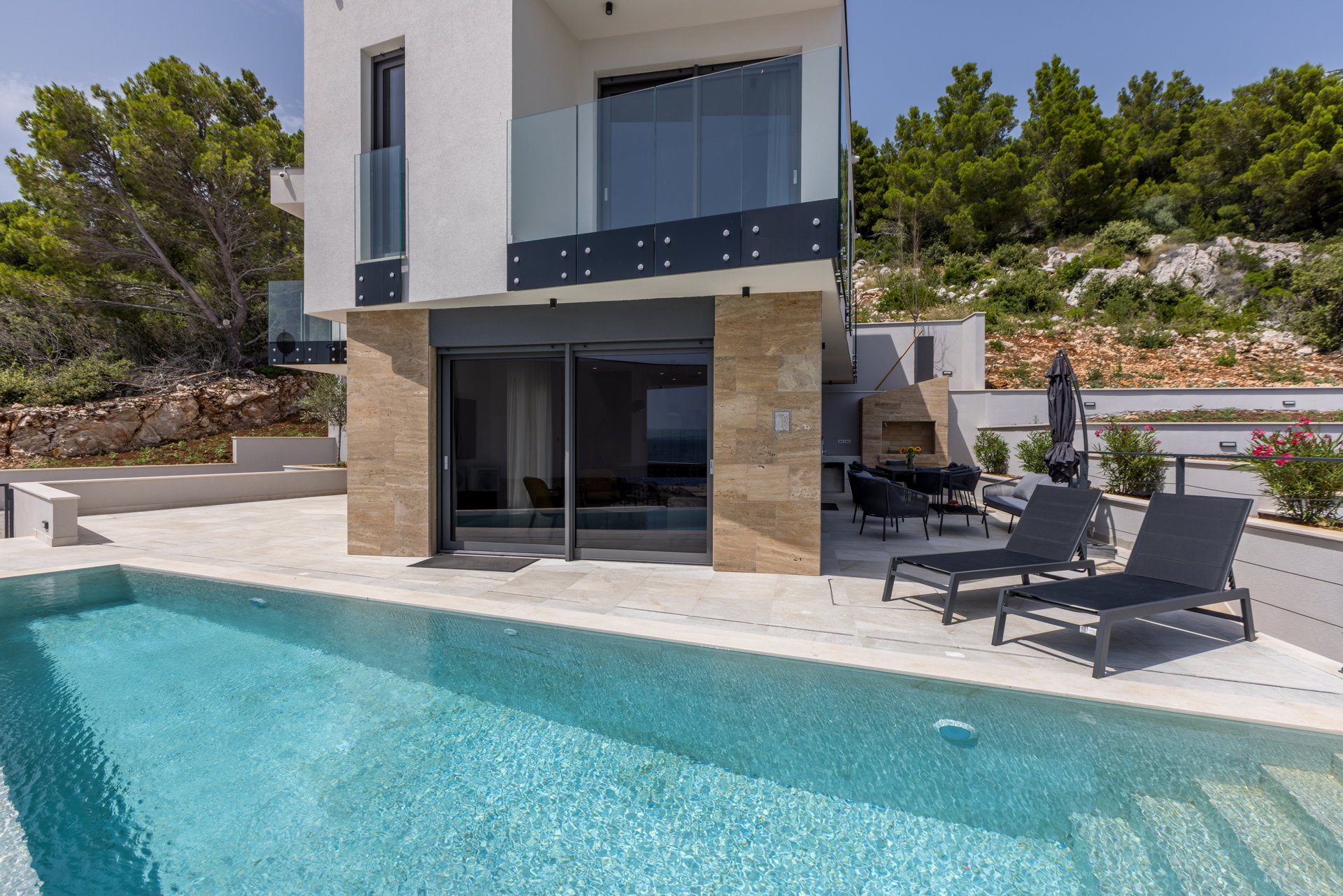 Beachfront Villa Fine Time with Pool I