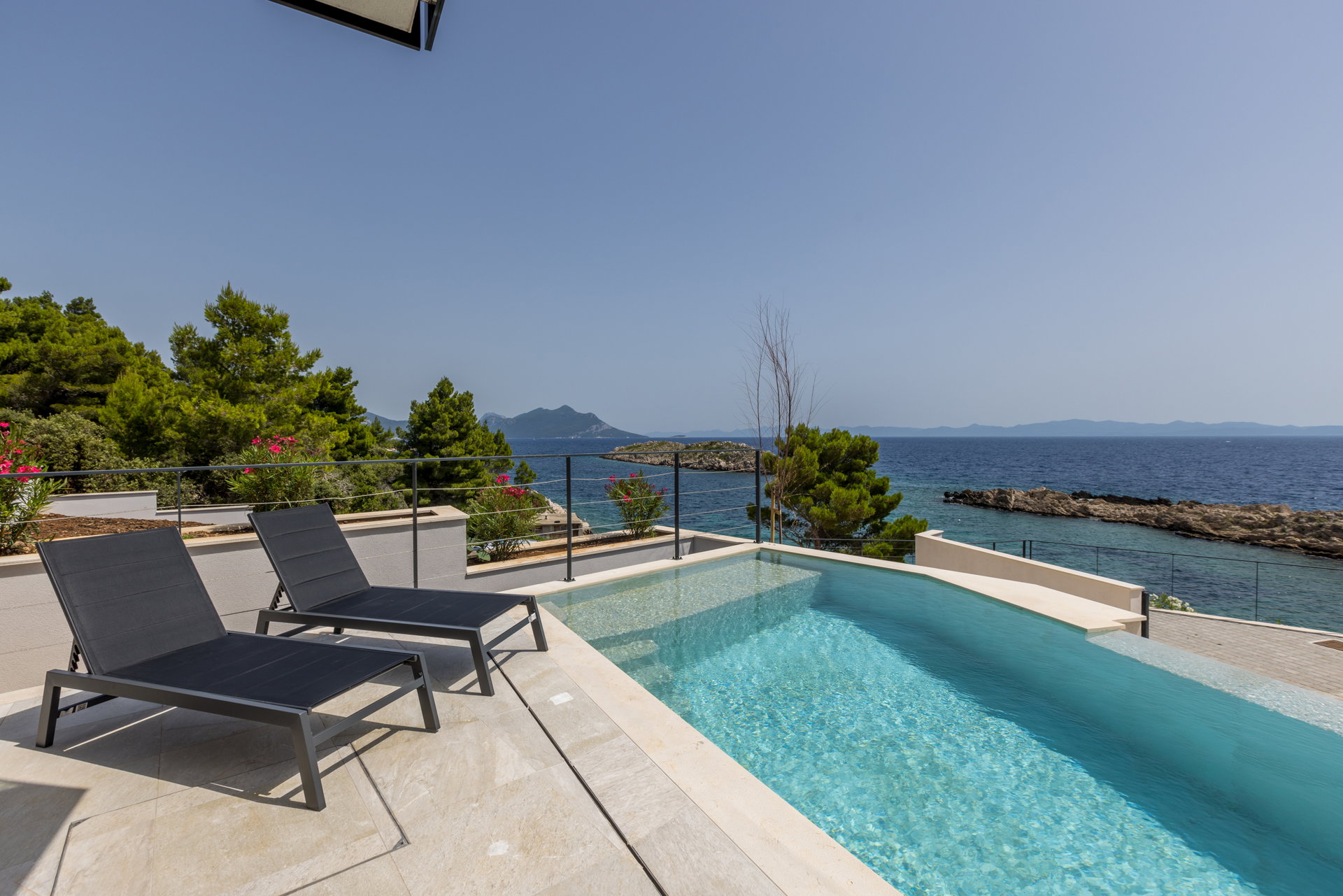Beachfront Villa Fine Time with Pool I