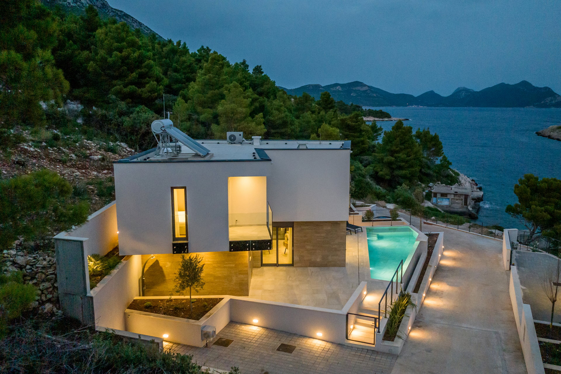 Beachfront Villa Fine Time with Pool I