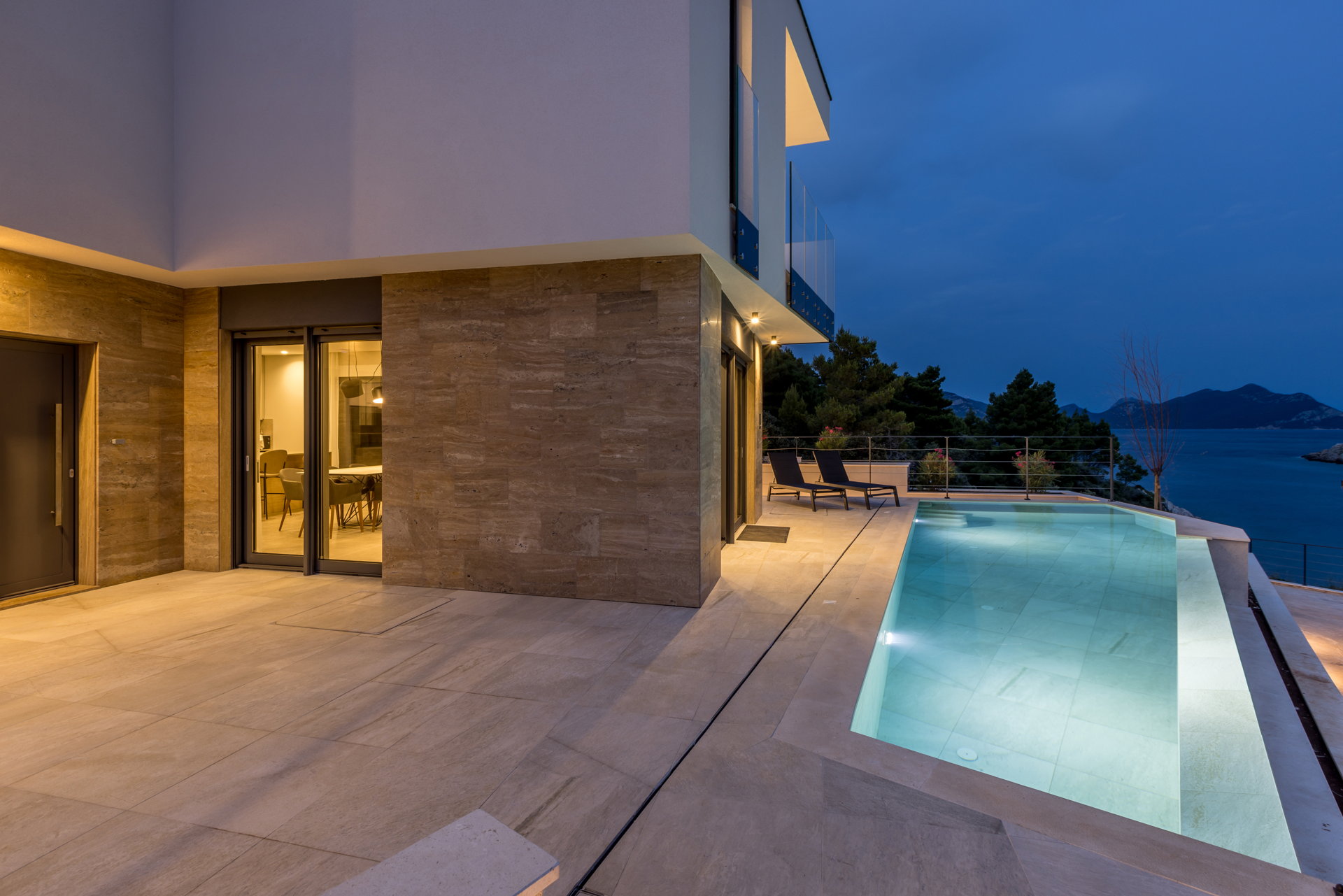 Beachfront Villa Fine Time with Pool I