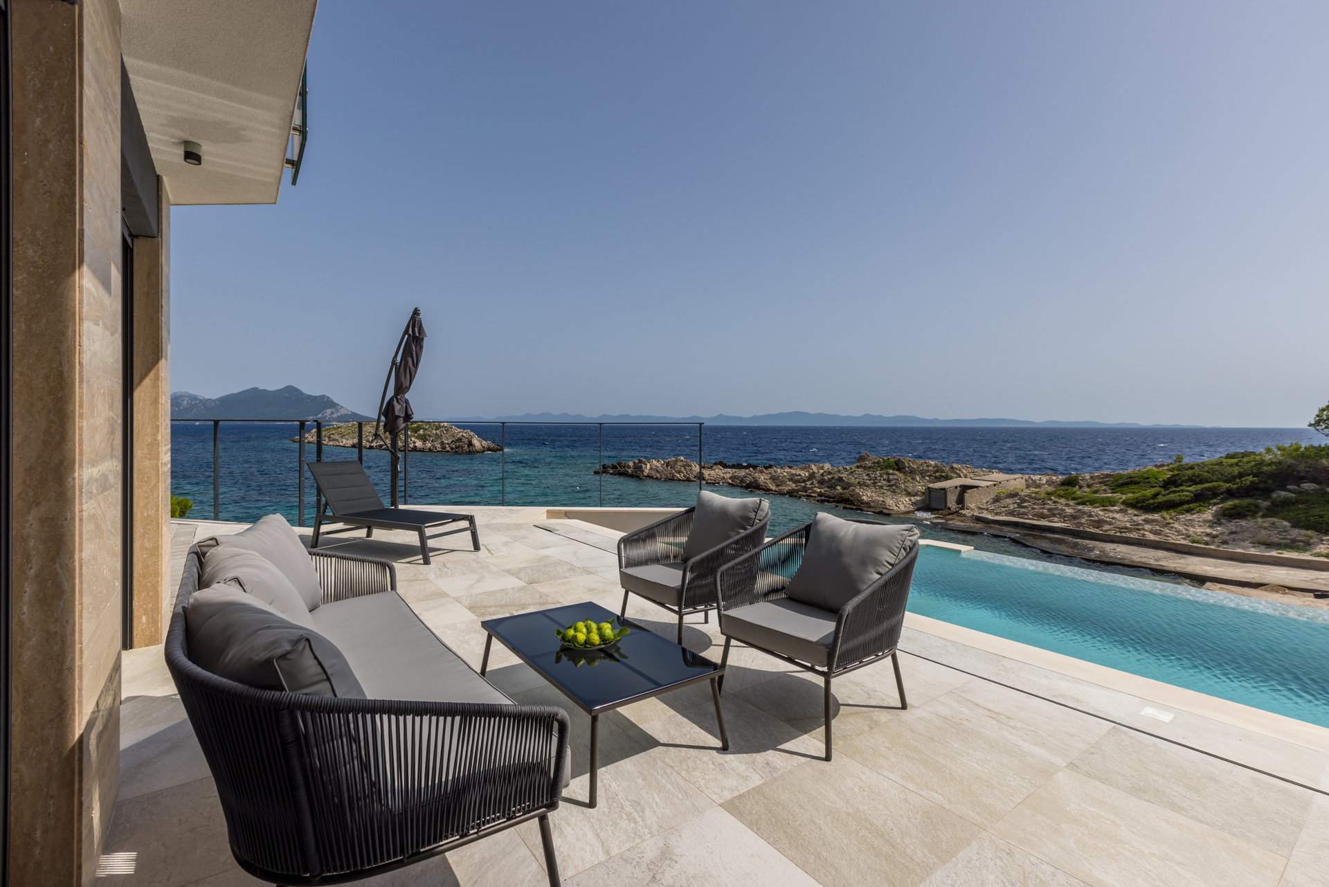 Beachfront Villa Fine Time with Pool II