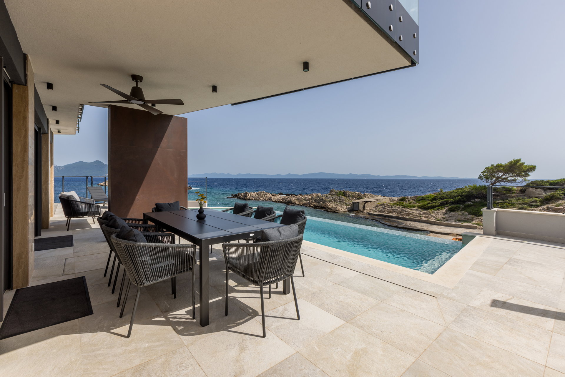 Beachfront Villa Fine Time with Pool II