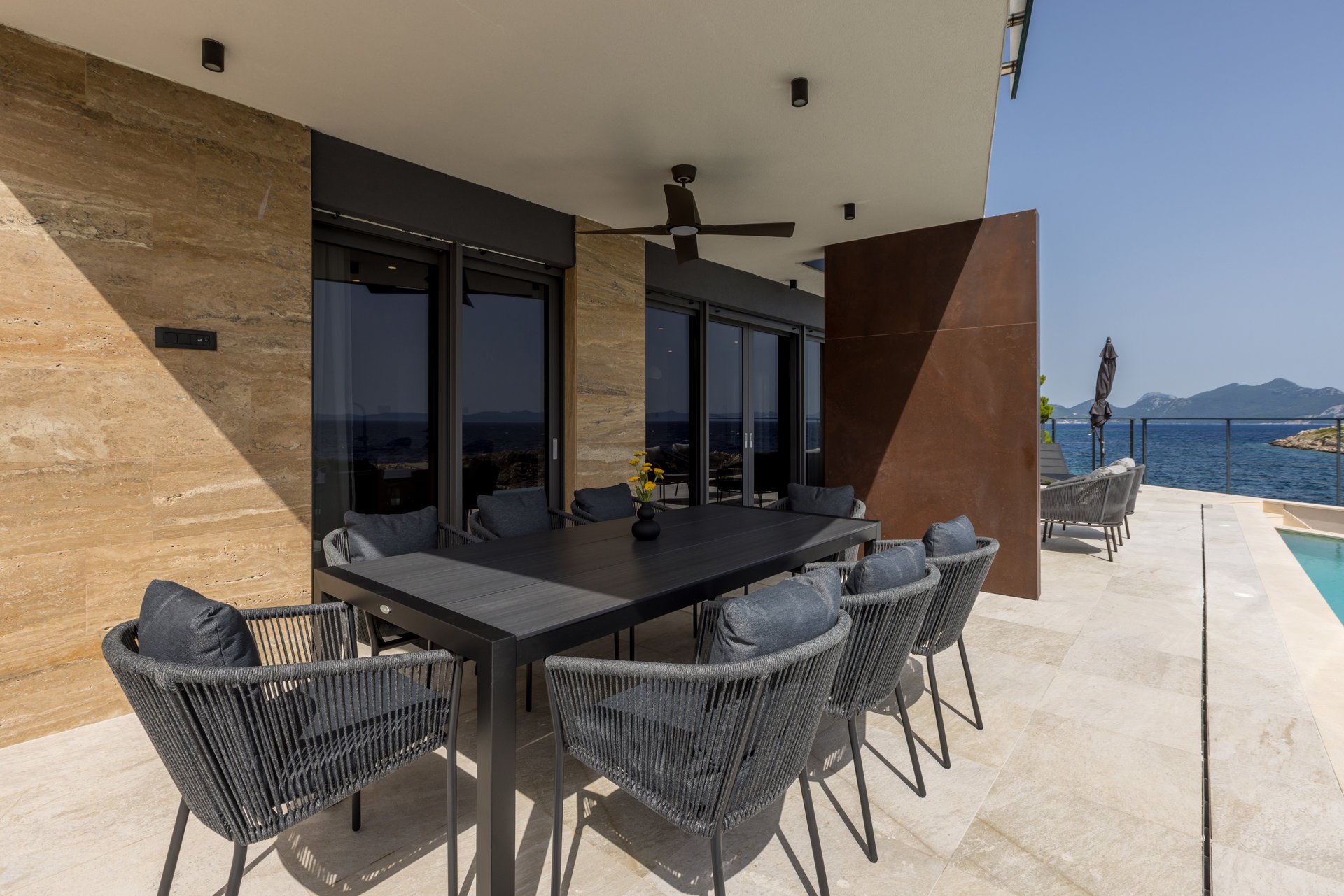 Beachfront Villa Fine Time with Pool II