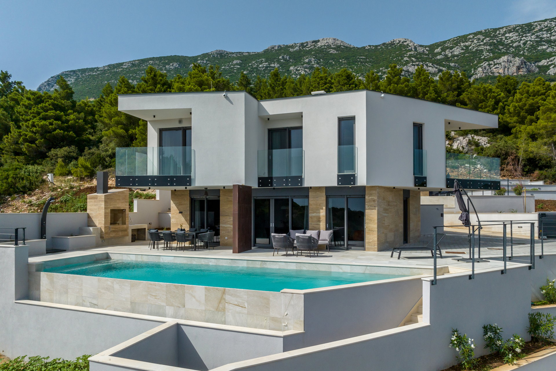 Beachfront Villa Fine Time with Pool II