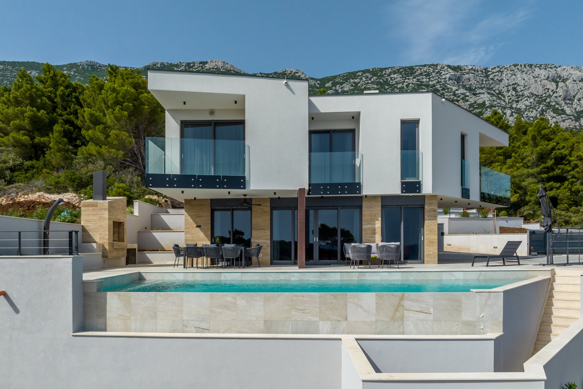 Beachfront Villa Fine Time with Pool II