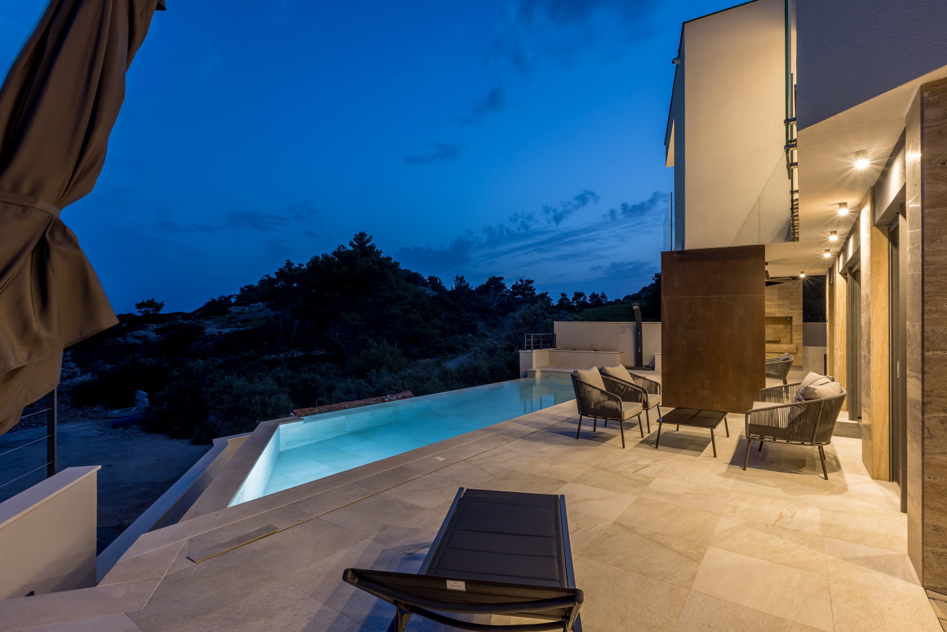 Beachfront Villa Fine Time with Pool II