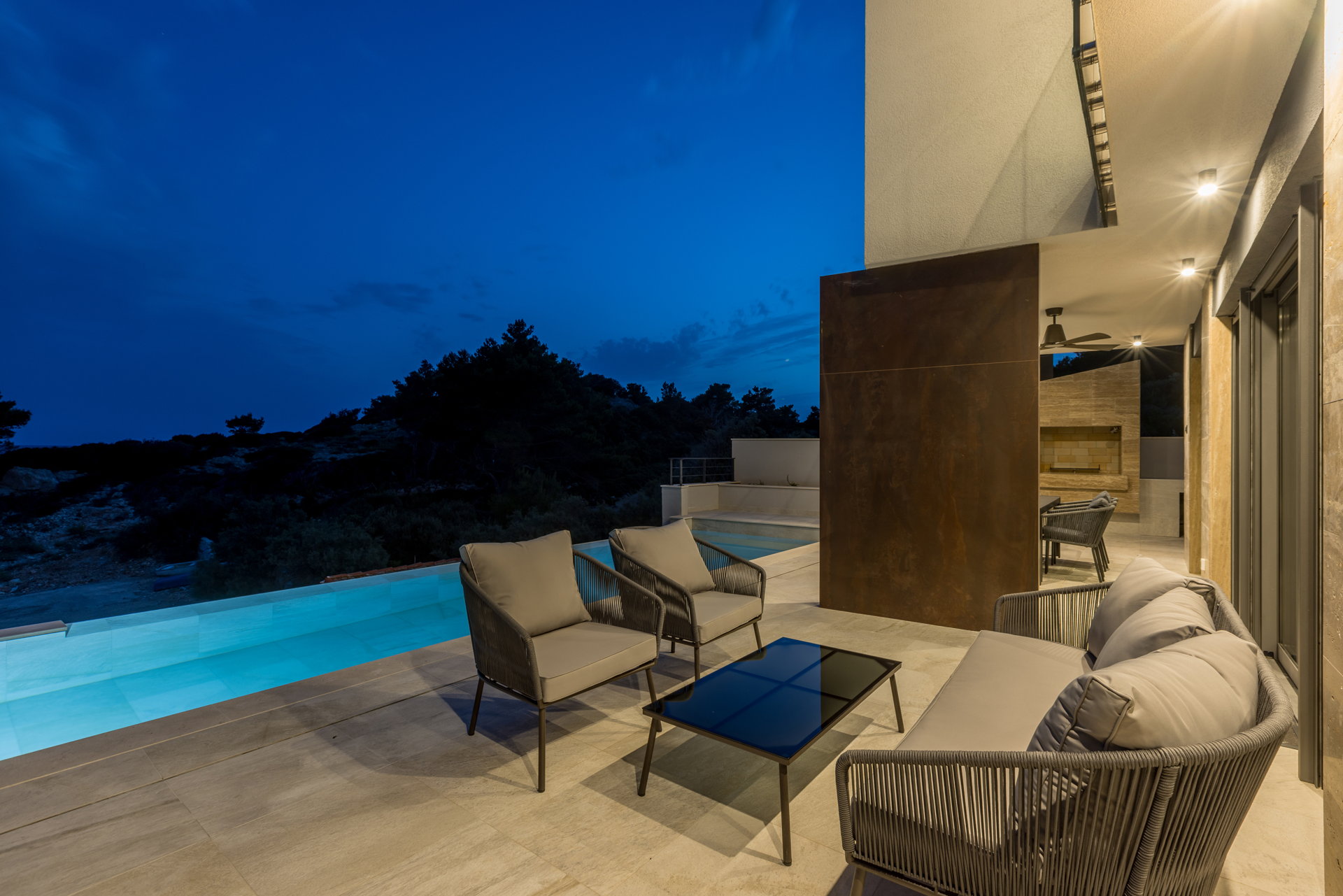 Beachfront Villa Fine Time with Pool II