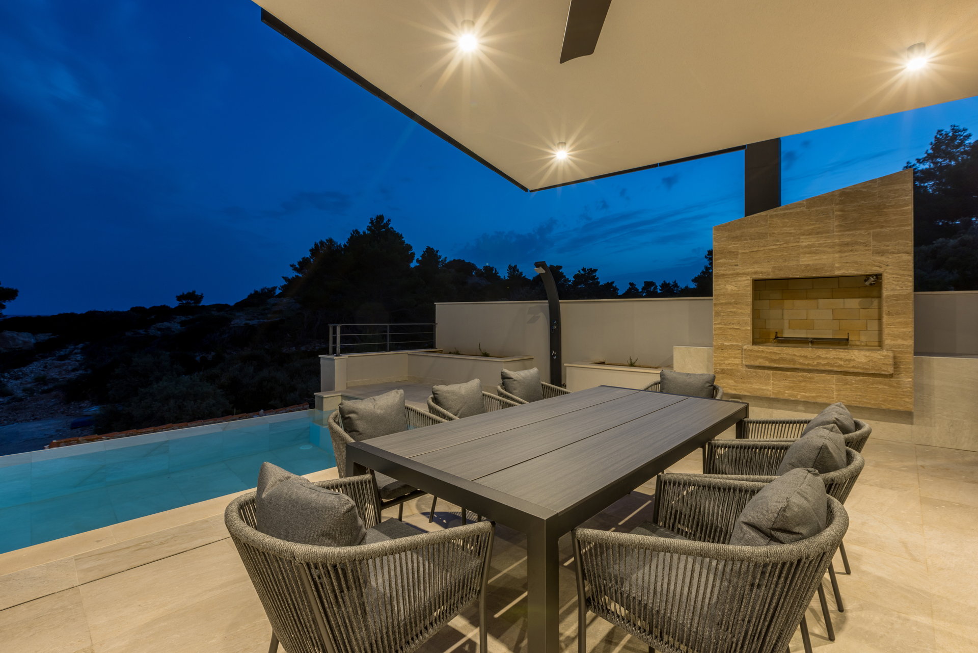 Beachfront Villa Fine Time with Pool II