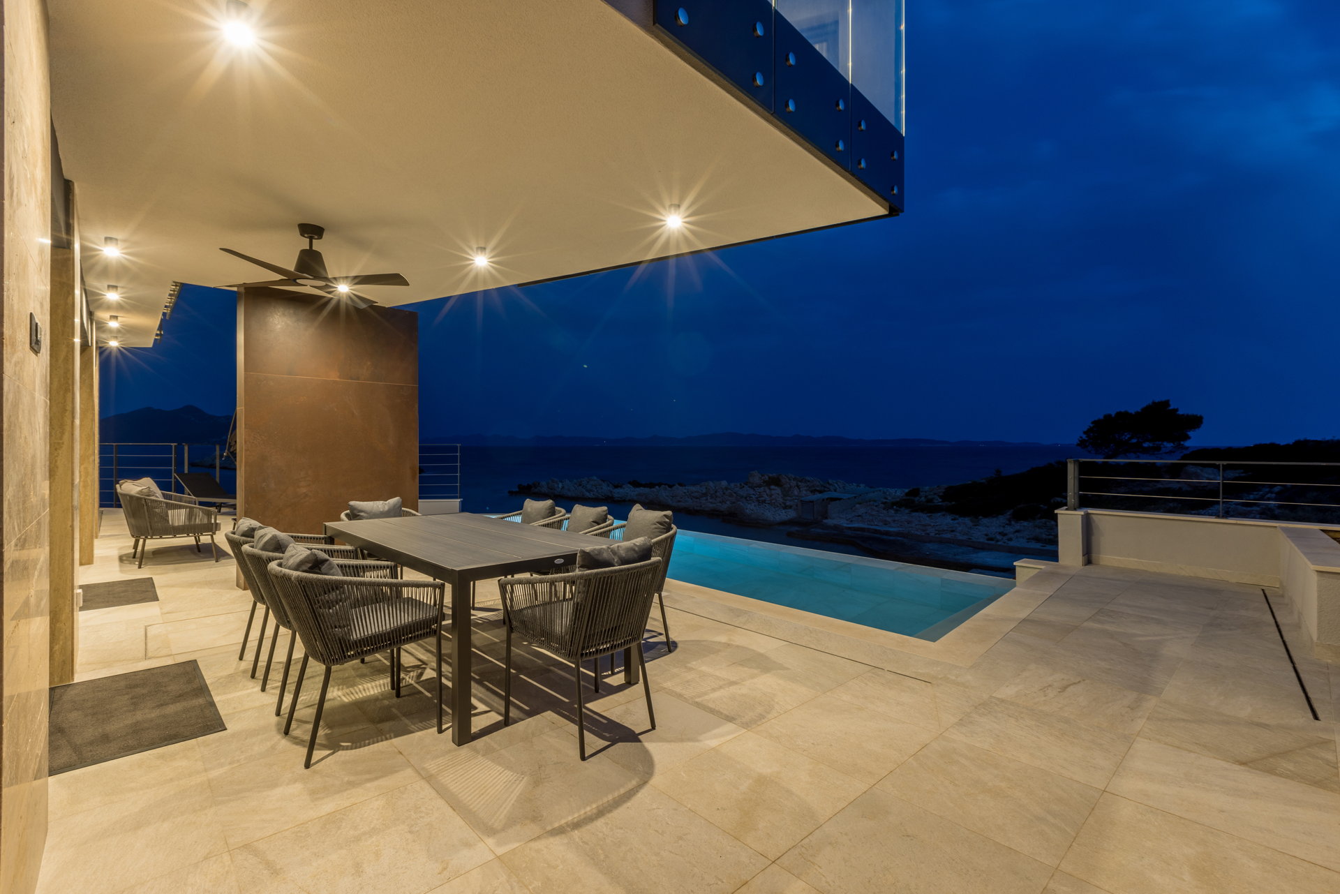 Beachfront Villa Fine Time with Pool II